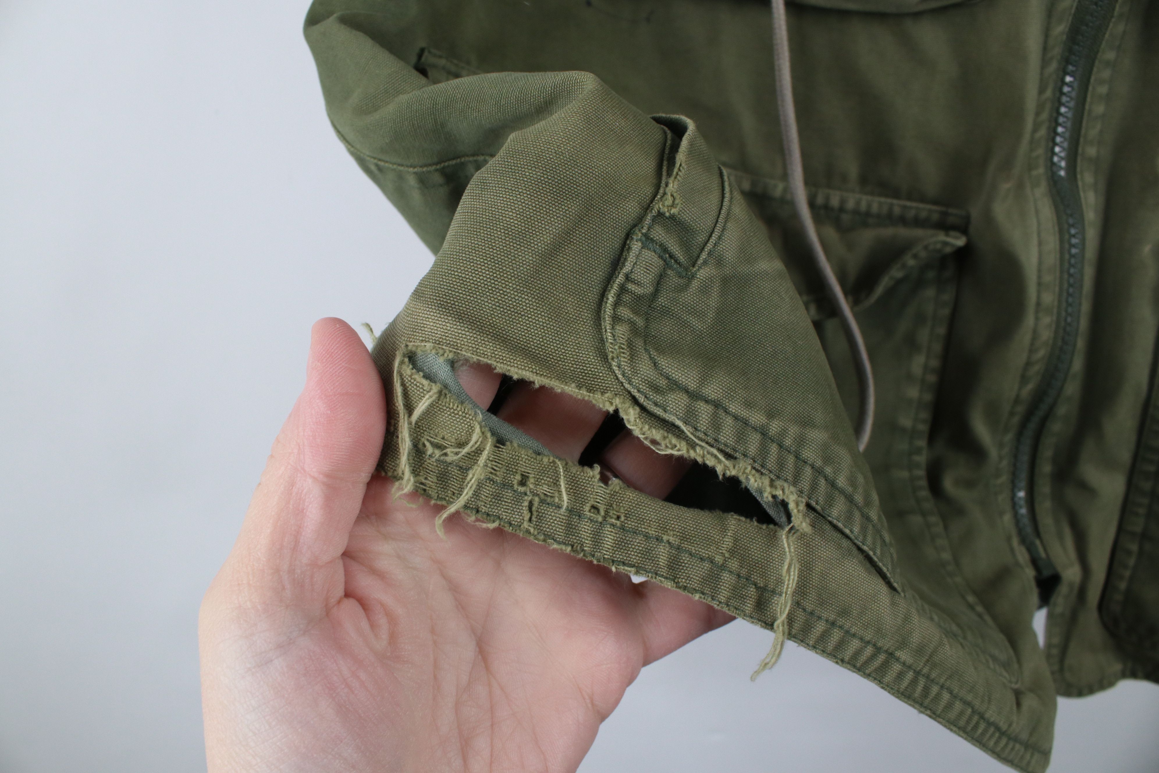 Vintage Vintage 90s Streetwear Tactical Hooded Vest Jacket Green Size US L / EU 52-54 / 3 - 5 Thumbnail