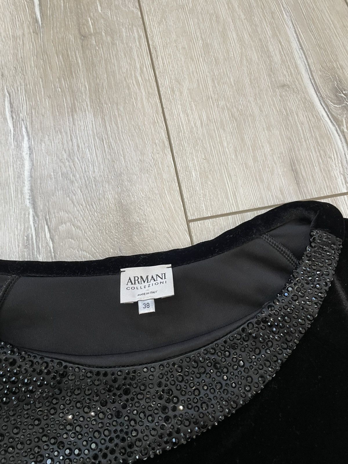Armani Collezioni Armani Collezioni Women's Black Velvet Velour T Shirt Size XS / US 0-2 / IT 36-38 - 2 Thumbnail