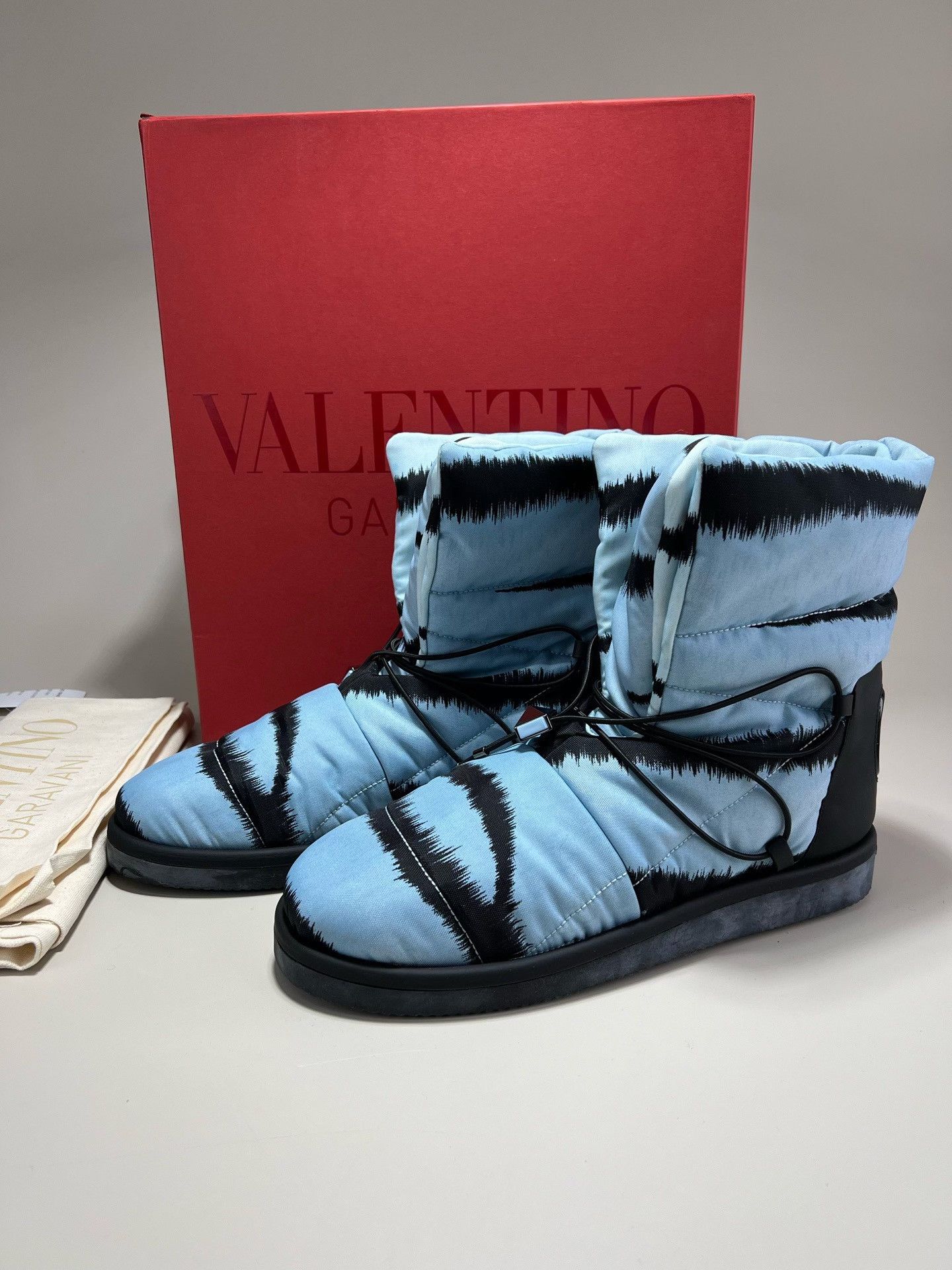 Valentino Valentino Blue Tiger Print Snow Boots Size US 10 / EU 43 - 1 Thumbnail