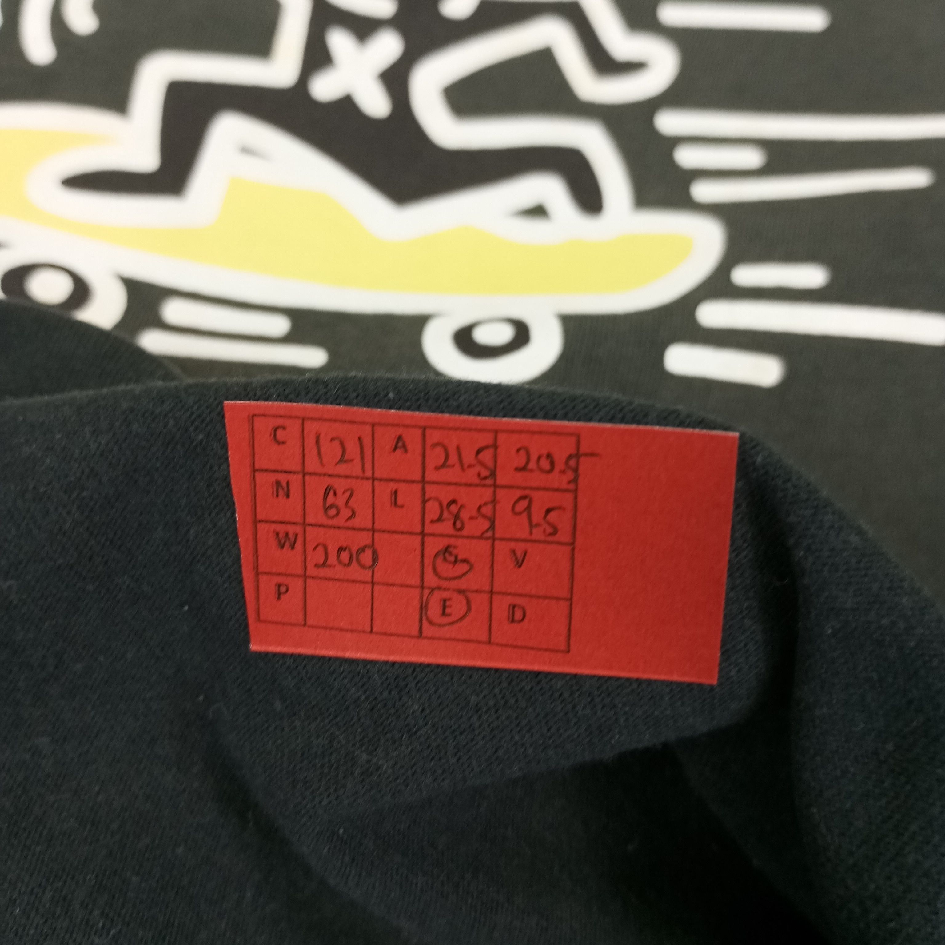 Keith Haring × Vintage Keith Haring Skater Style Faded Distressed Tshirt Size US L / EU 52-54 / 3 - 11 Thumbnail