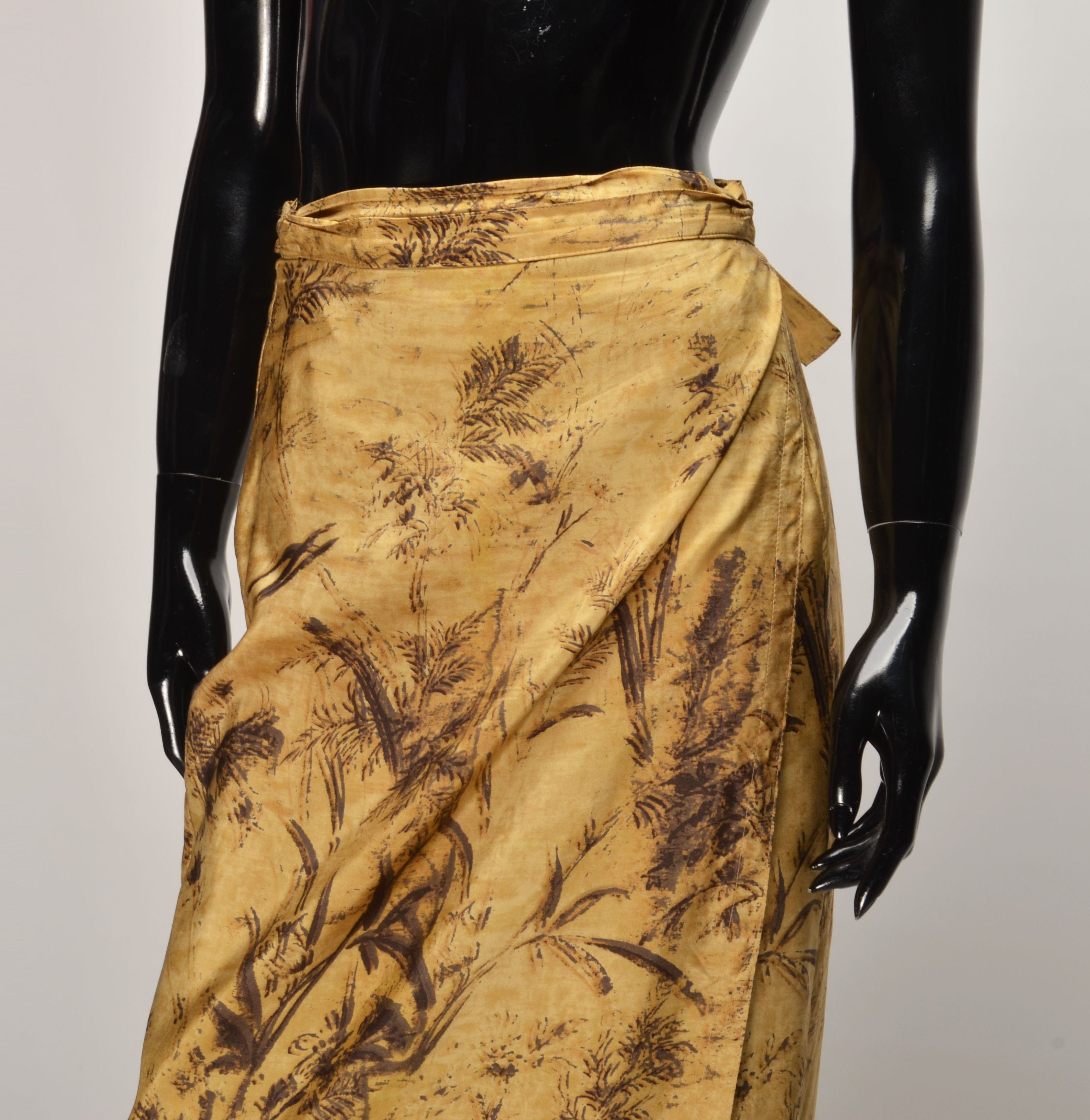 Max Mara Vintage Max Mara Wrap Midi Sarong Style Printed Silk Skirt Size 28" / US 6 / IT 42 - 2 Thumbnail