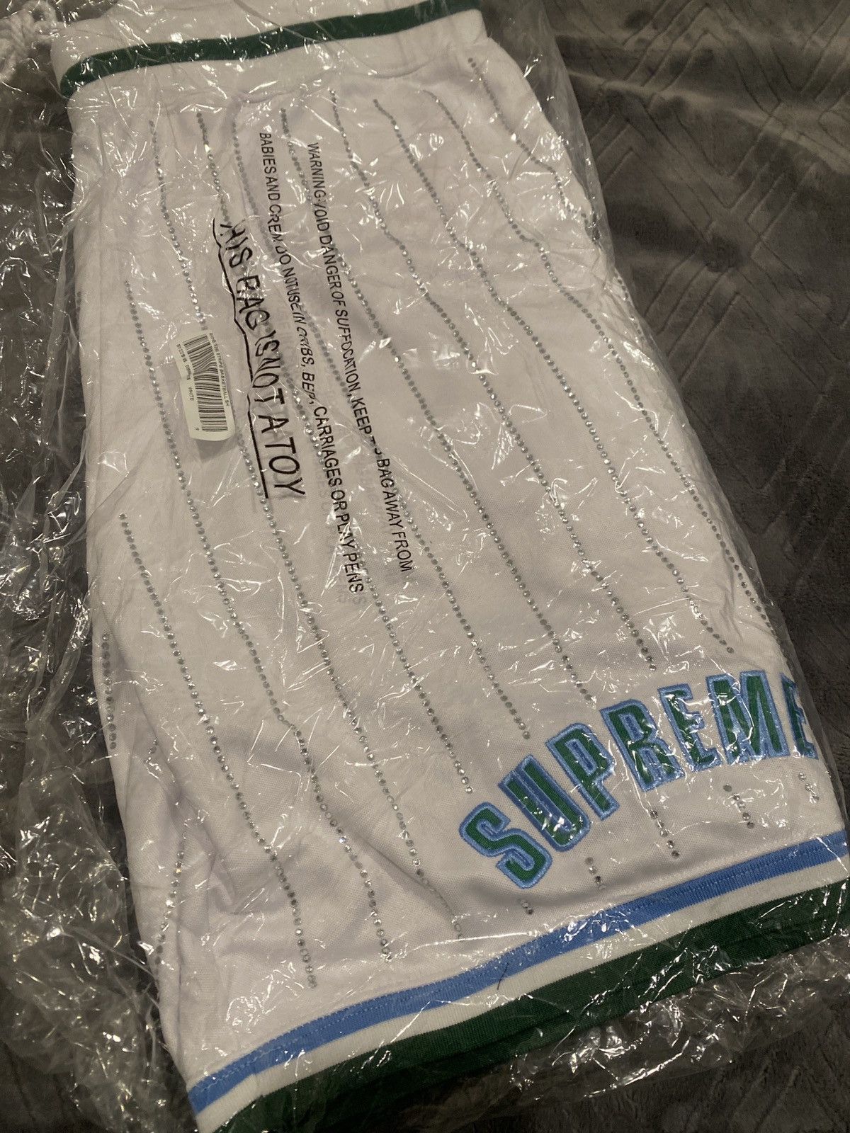 Supreme Supreme rhinestone stripe basketball shorts Size US 30 / EU 46 - 8 Thumbnail