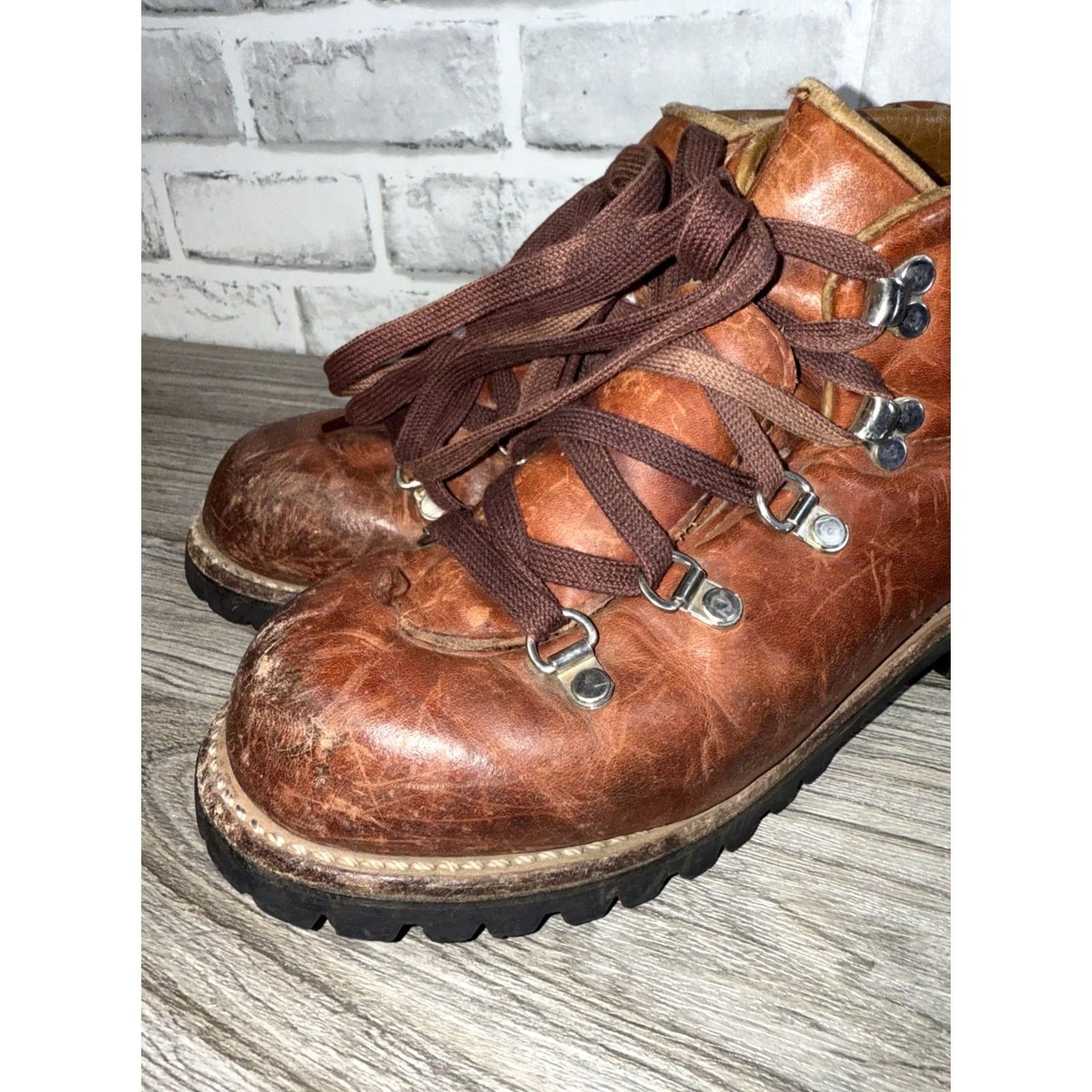 Vibram VINTAGE Weinbrenner Wood N Stream Leather Boots Mens 7 M Vibram Leather Insoles Rugged Boots Hiking Leather Brown Ankle Lace Up Round Toe USA 978 Mens Size US 7 / EU 40 - 2 Thumbnail