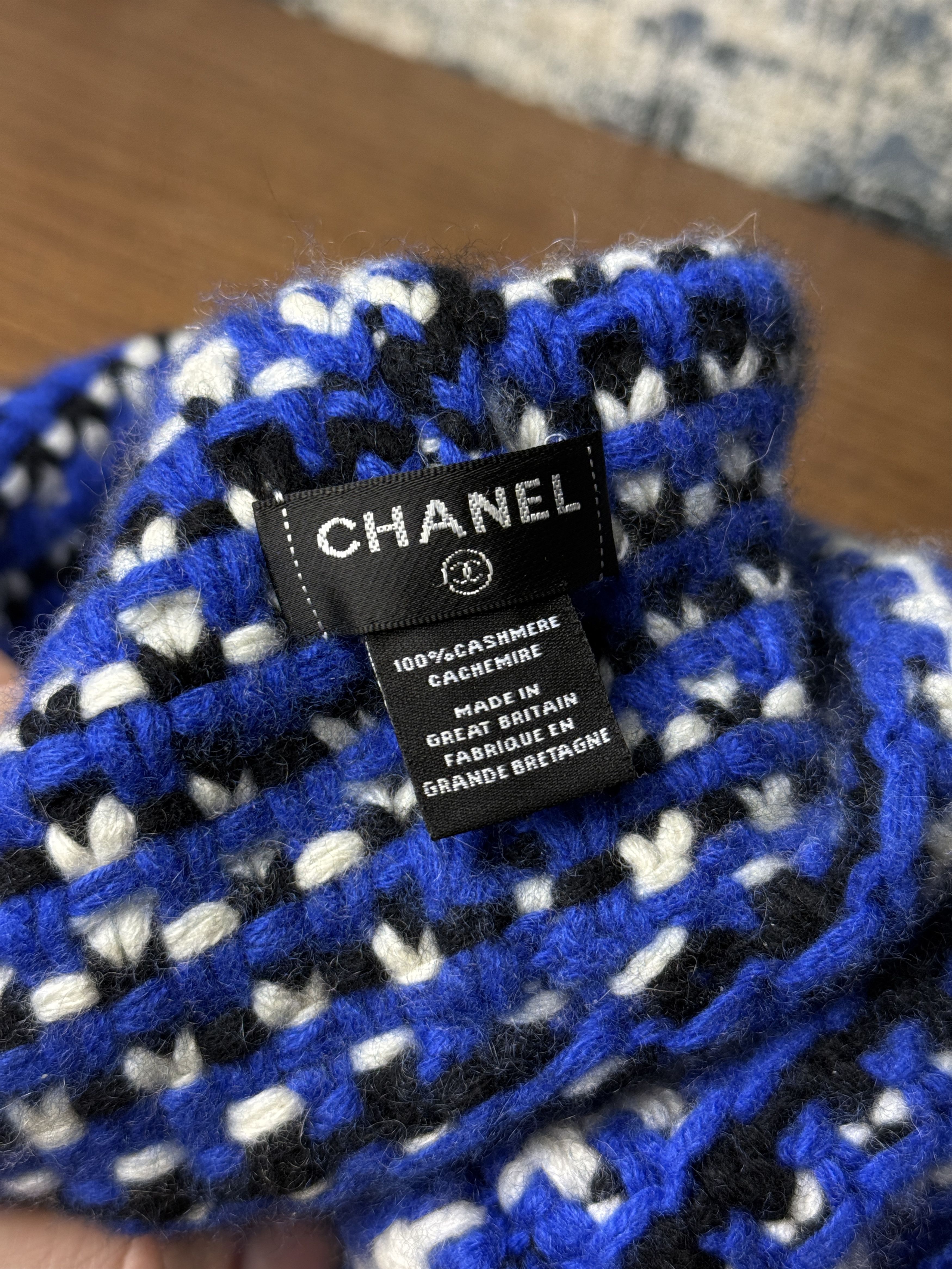 Chanel Chanel CC cashmere pom pom beanie Size ONE SIZE - 4 Thumbnail