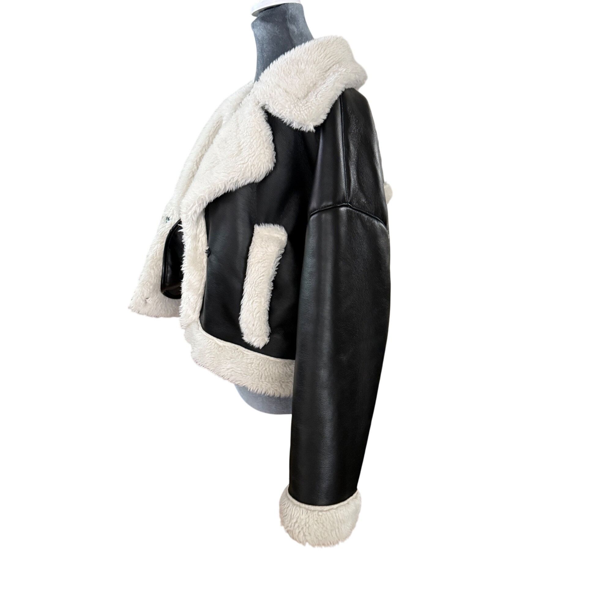 Abercrombie & Fitch Abercrombie & Fitch Womens Black Vegan Leather Sherpa-Lined Size S / US 4 / IT 40 - 4 Thumbnail
