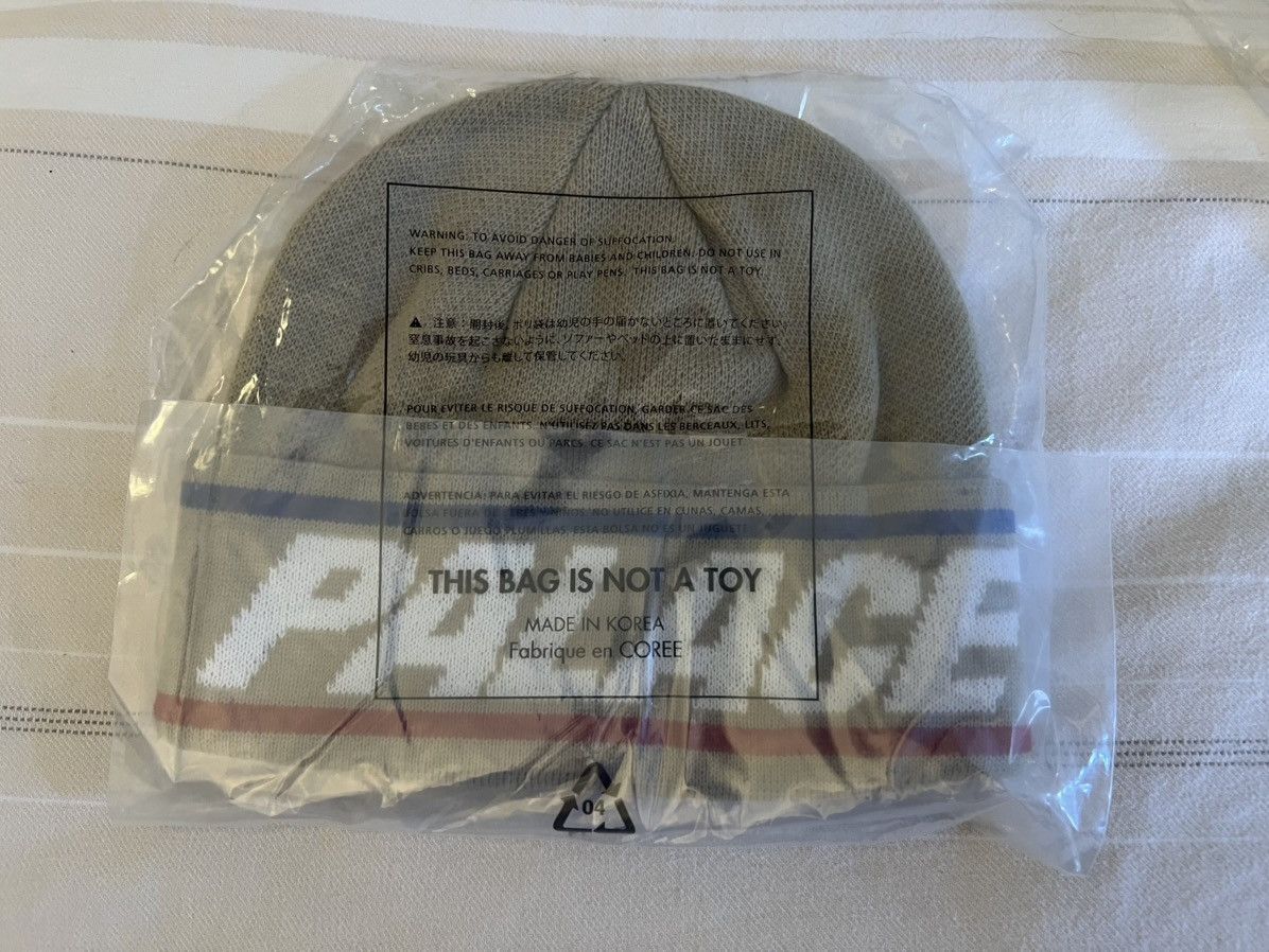 Palace Palace BASICALLY A BEANIE STONE Logo hat cap Size ONE SIZE - 5 Thumbnail