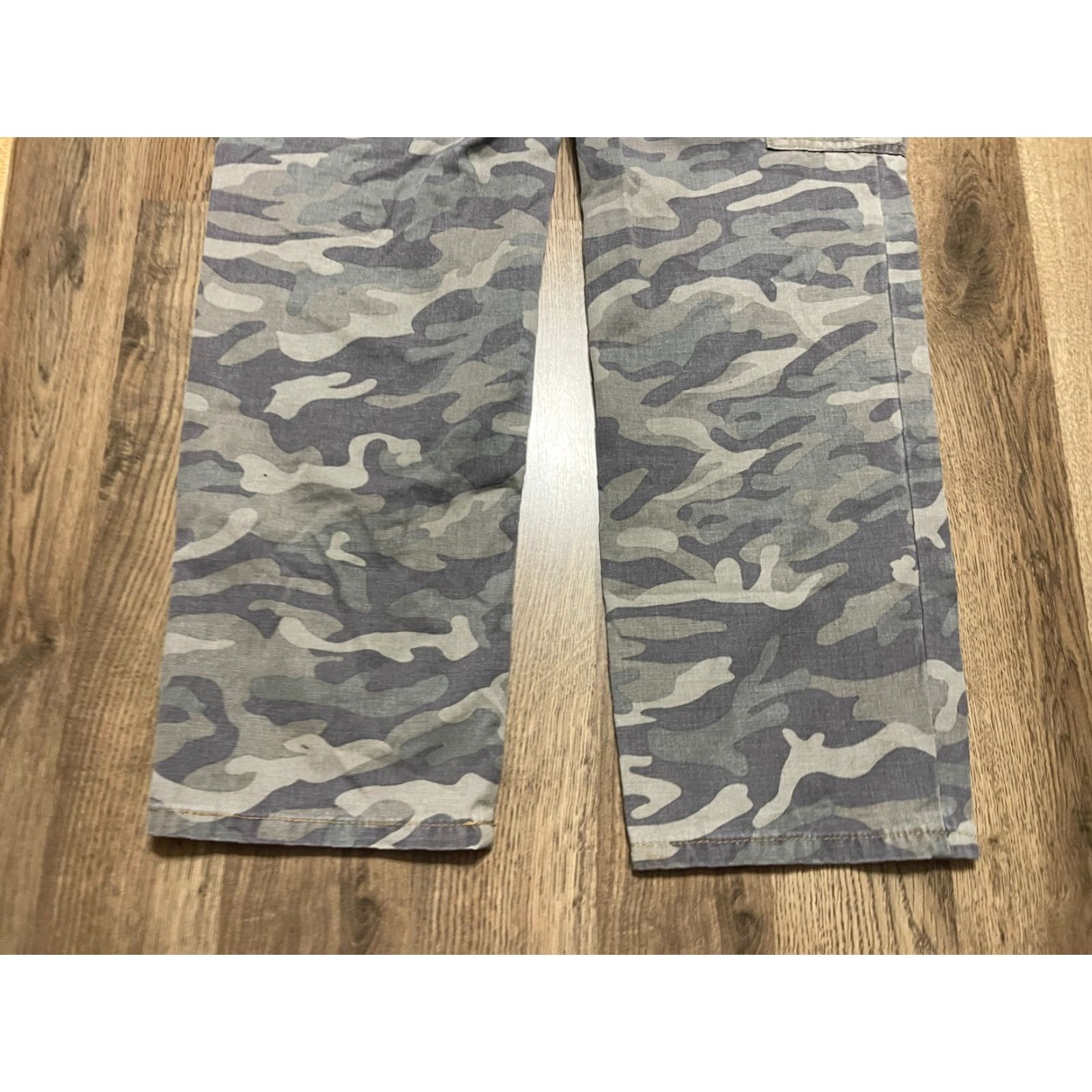 Vintage Sincerely Jules Pants Women 5/26 Green Camouflage Cargo Pants Unisex? (jury) Size 27" / US 4 / IT 40 - 4 Thumbnail