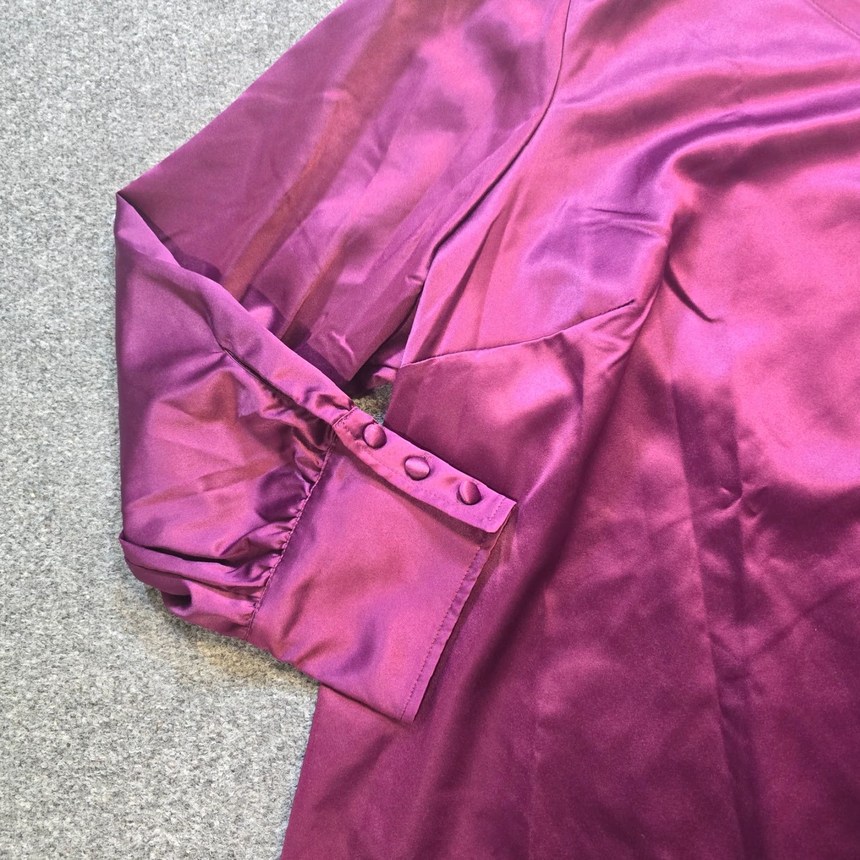 Vintage Belle Kim Gravel Top Womens 3X Purple Satin V Neck Long Sleeve Blouse Shirt V-Neck Puff Sleeve Casual Business Luxury 90s? Size XXL / US 16-18 / IT 52-54 - 4 Thumbnail