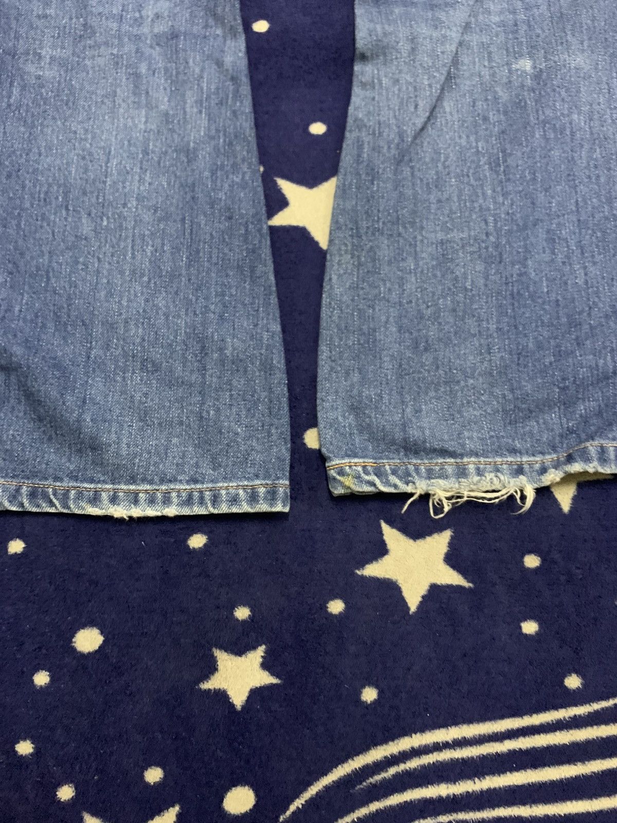Japanese Brand COSMO Vintage Wide Flare Denim Distressed Jeans Size 27" / US 4 / IT 40 - 17 Thumbnail