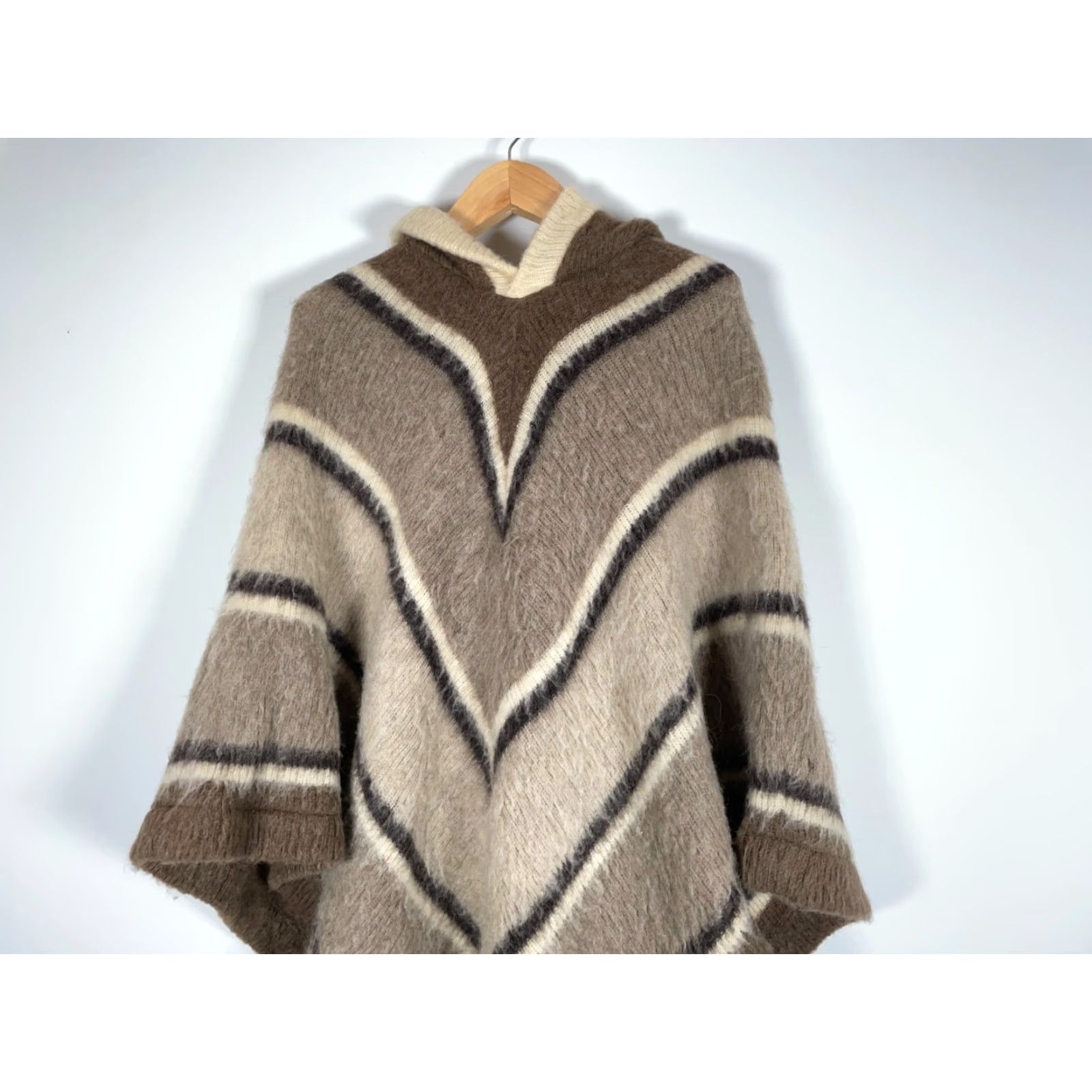 Vintage VINTAGE Hilda Ltd. Poncho Women's One Size Brown Beige Stripe Iceland Made 60s Size ONE SIZE - 4 Thumbnail