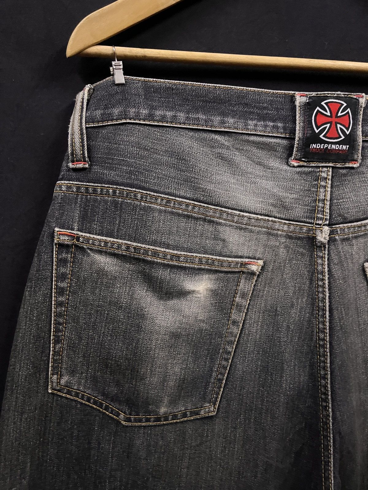 Independent Truck Co. VINTAGE BAGGY JEANS INDEPENDENT TRUCK COMPANY Size US 37 - 4 Thumbnail