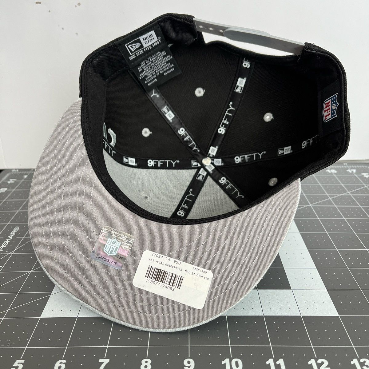New Era Las Vegas Raiders Black Classic 9fifty Snapback Size ONE SIZE - 4 Thumbnail