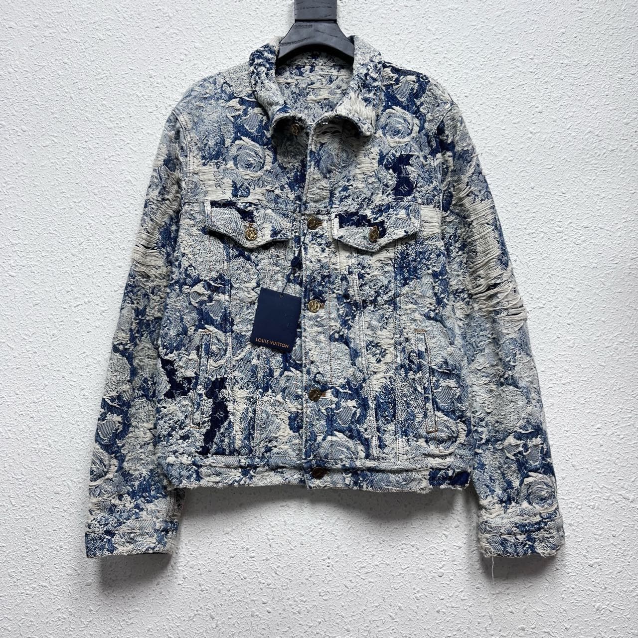 Louis Vuitton LOUIS VUITTON LV flowers and plants full of erosion denim j Size US L / EU 52-54 / 3 - 1 Thumbnail