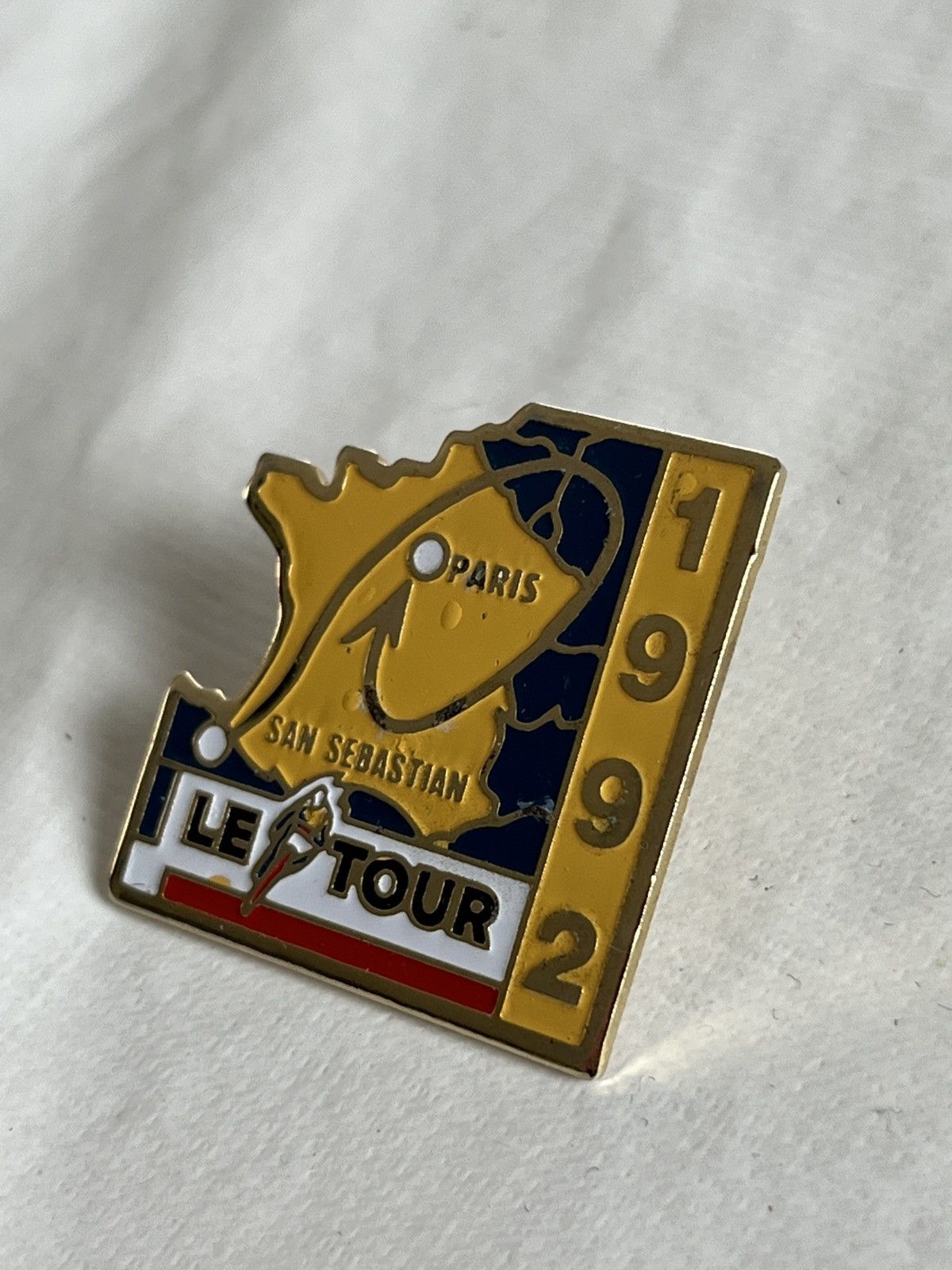 Vintage Le Tour de France 1992 vintage pin Size ONE SIZE - 3 Thumbnail