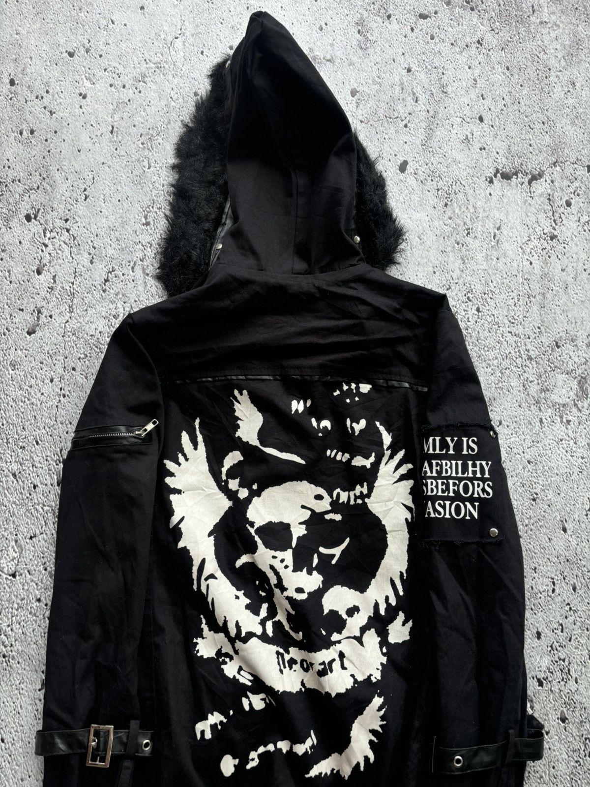 Le Grande Bleu (L.G.B.) Addictrap studded skull LGB punk style fur jacket Size US L / EU 52-54 / 3 - 3 Thumbnail