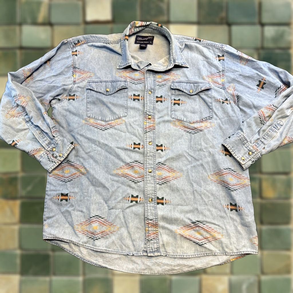Wrangler VINTAGE Wrangler Denim Jacket Aztec Geometric Print Mens L Blue Snap Button Jacket Size US L / EU 52-54 / 3 - 1 Thumbnail