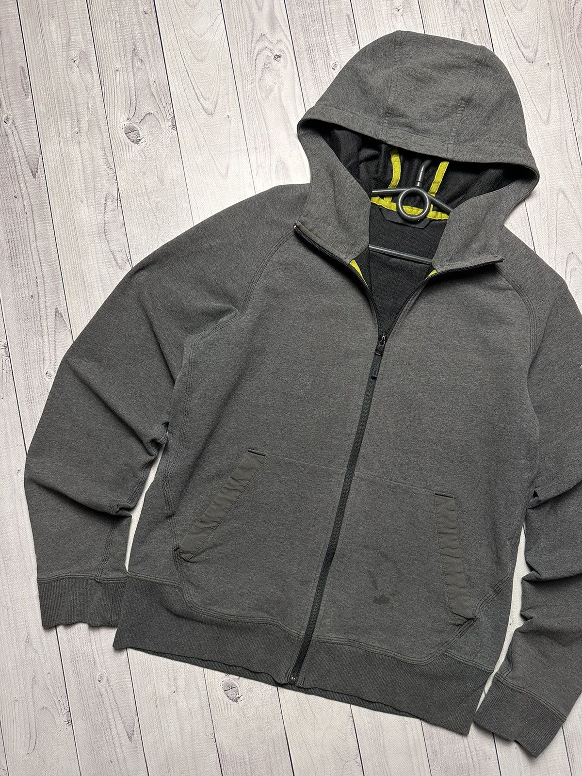 Arc'teryx × Vintage Vintage Arcteryx zip hoodie size M distressed logo Size US M / EU 48-50 / 2 - 2 Thumbnail