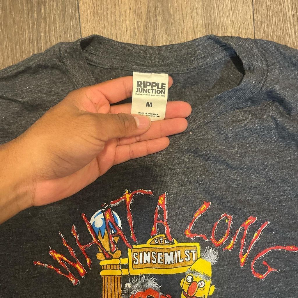 Ripple Junction Grateful Dead Sesame Street "What a long trip" vtg size M Size US M / EU 48-50 / 2 - 3 Thumbnail
