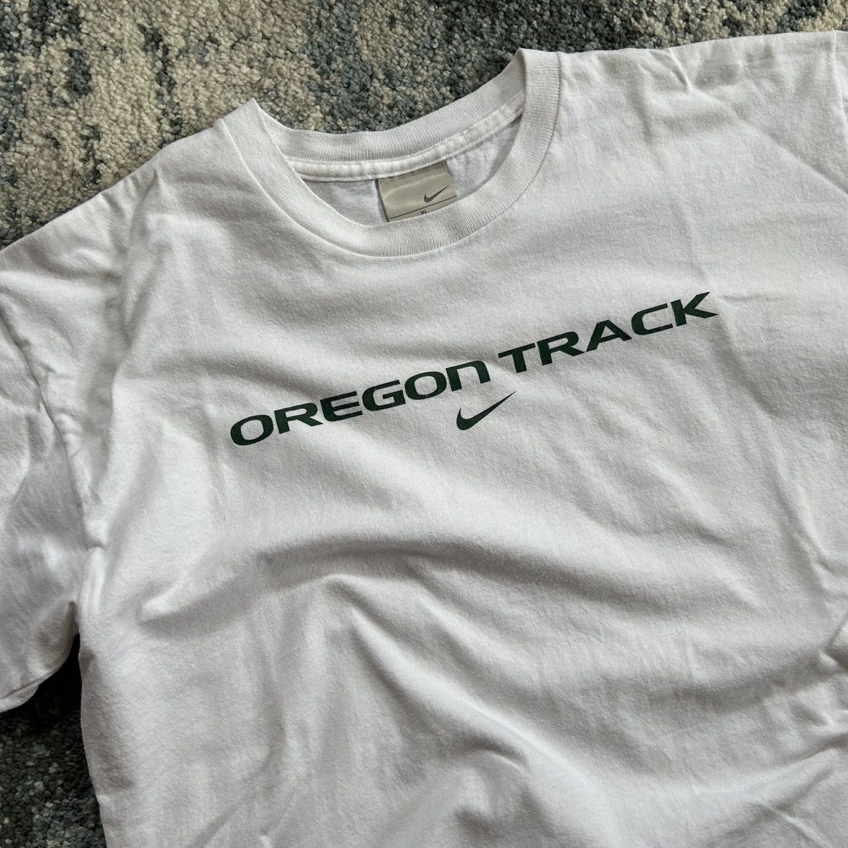 Nike 2003 OREGON TRACK iS BACK TEE NiKE SiLVER TAB TAG LABEL Size XL / US 12-14 / IT 48-50 - 10 Thumbnail