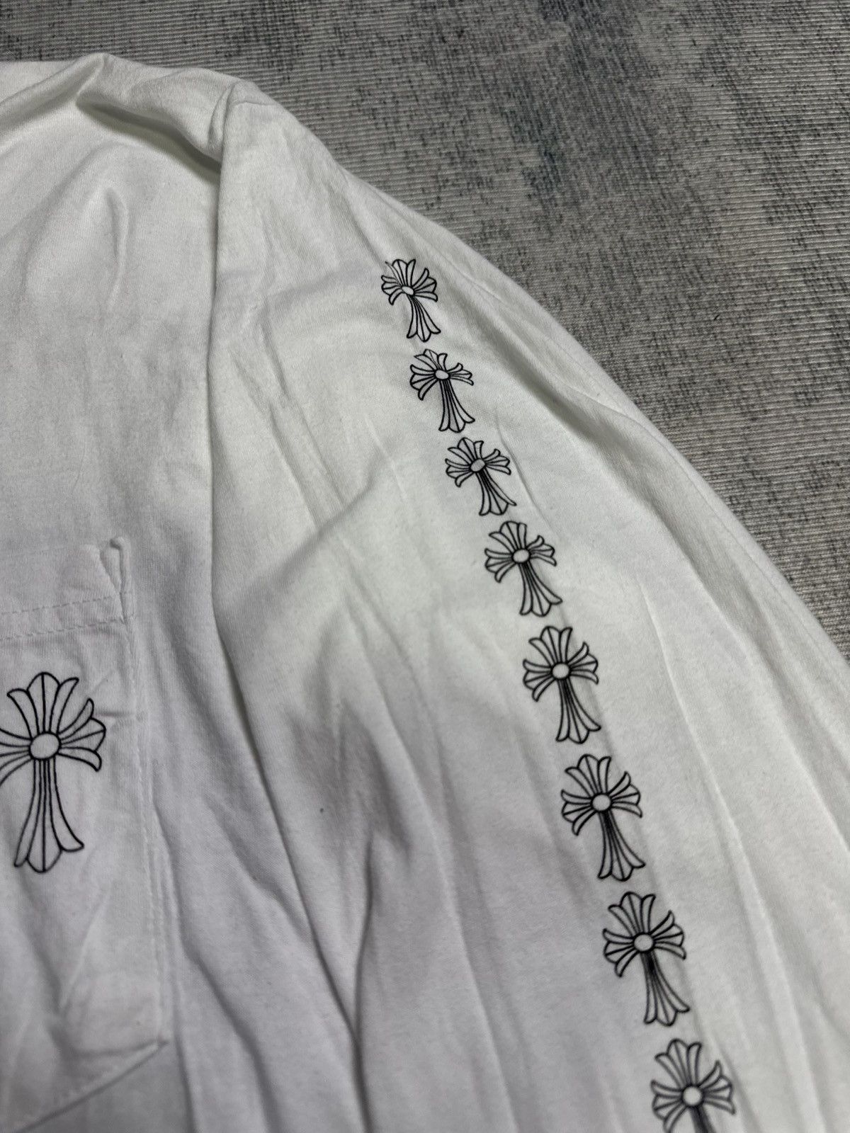 Chrome Hearts LIKE NEW! CROSS NECK PRINT LONG SLEEVES Size US M / EU 48-50 / 2 - 6 Thumbnail