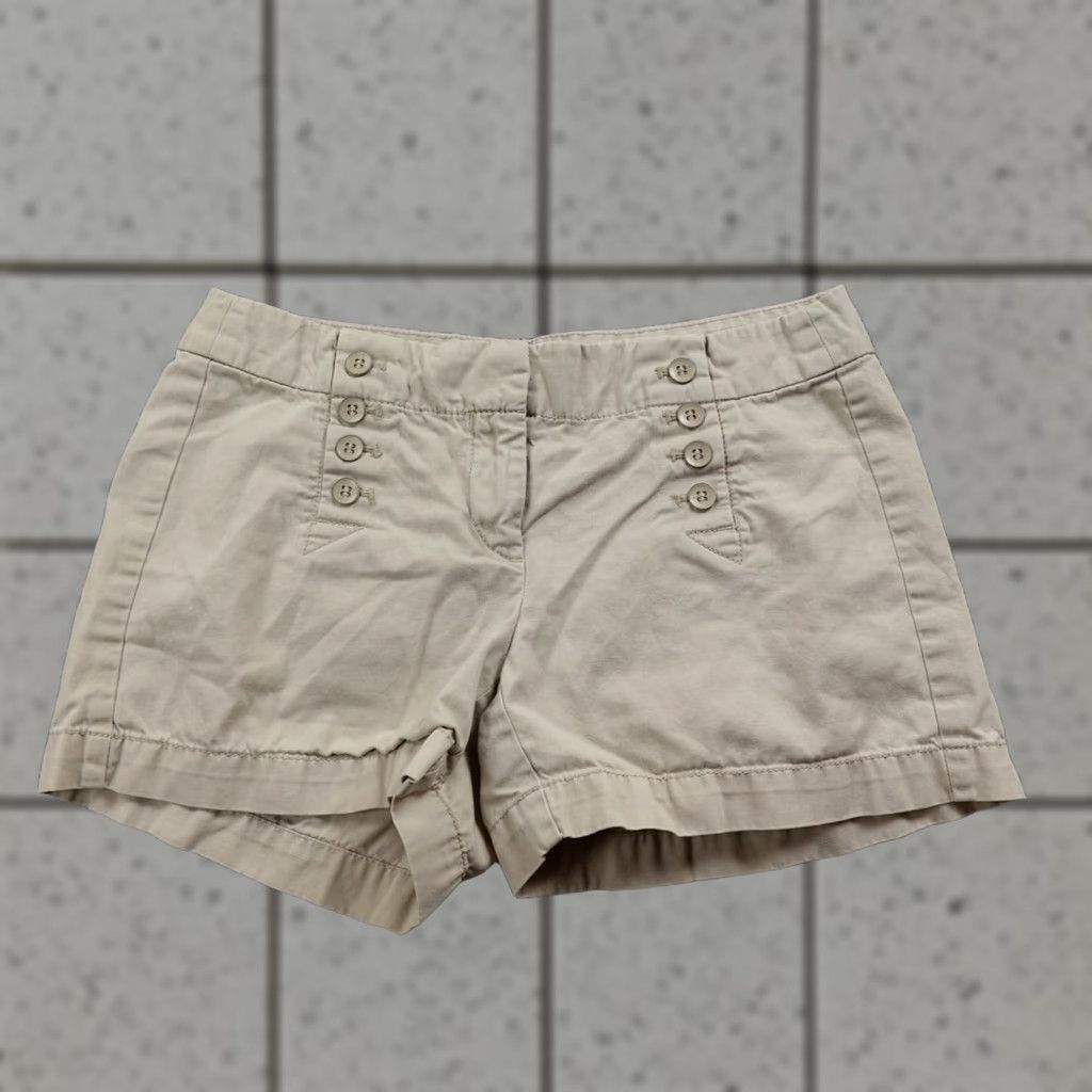 Ann Taylor Ann Taylor Loft Shorts Womens 0 Beige Khaki Chino Shortie Low Rise Preppy Size 25" / US 0 / IT 36 - 1 Thumbnail