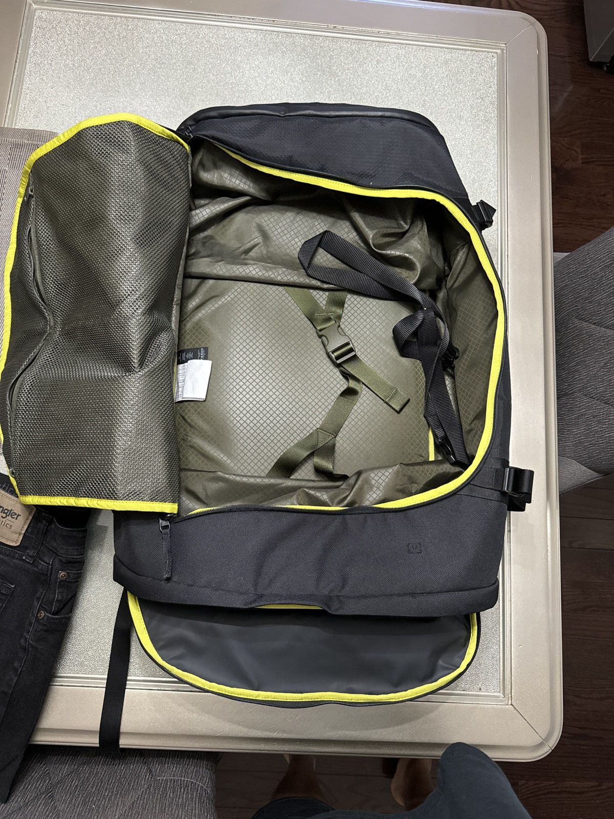 Lululemon Room to Roam Duffel (58L) Size ONE SIZE - 7 Thumbnail