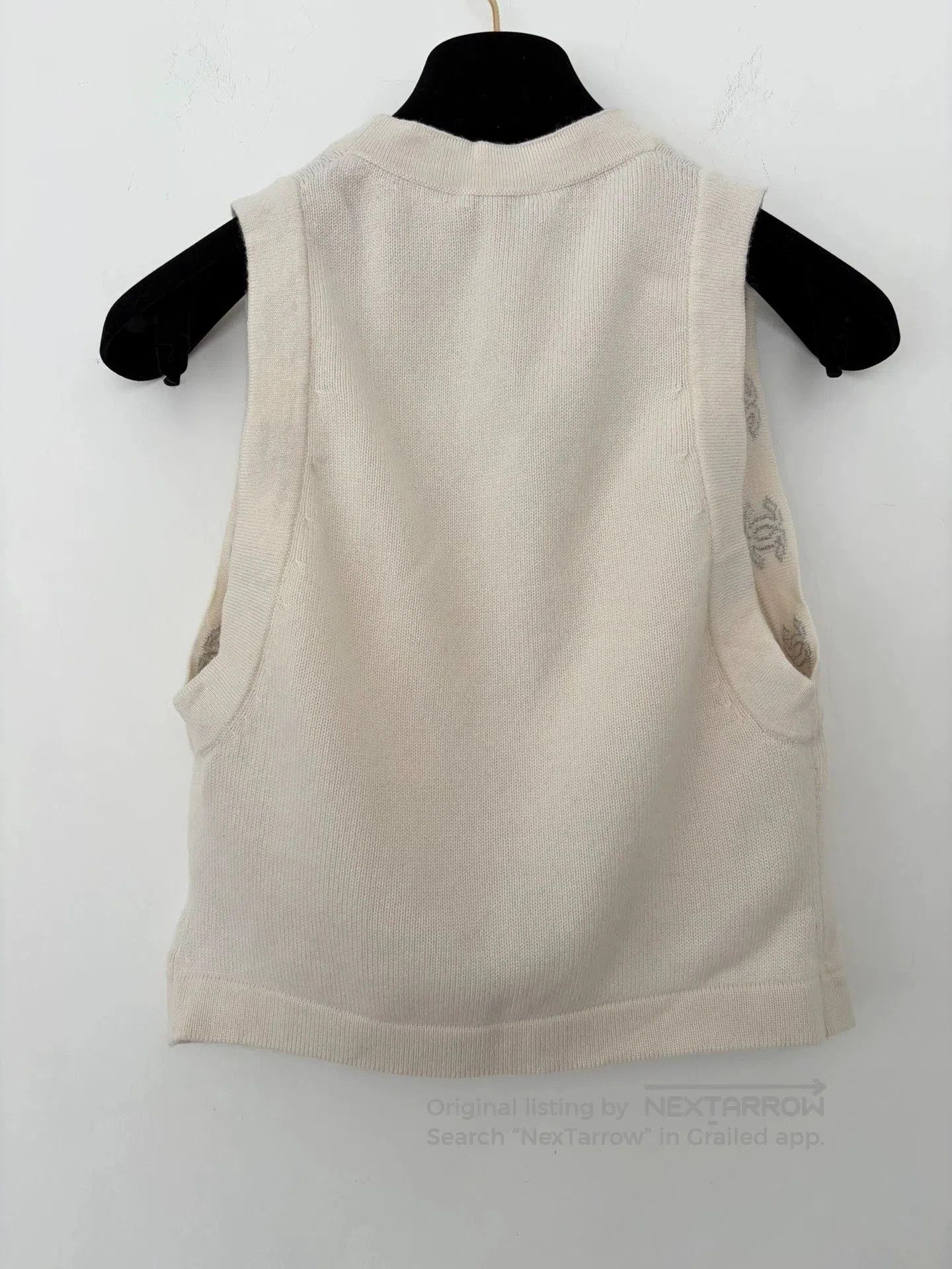 Chanel Chanel Camellia Button Knit Vest. Size US XS / EU 42 / 0 - 2 Thumbnail