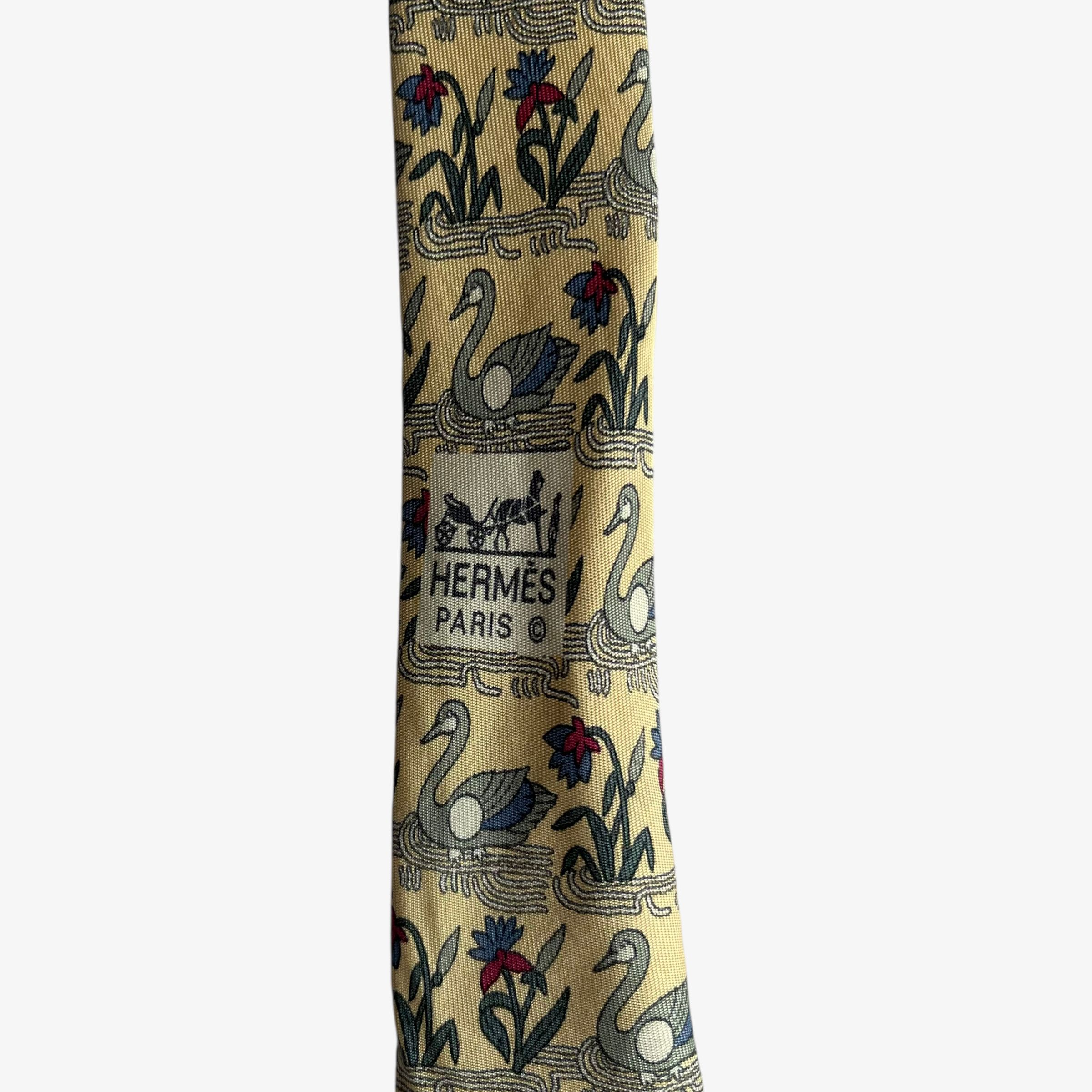 Hermes Vintage 90s Hermes 7285 MA Swan Print Yellow Silk Tie Size ONE SIZE - 3 Thumbnail