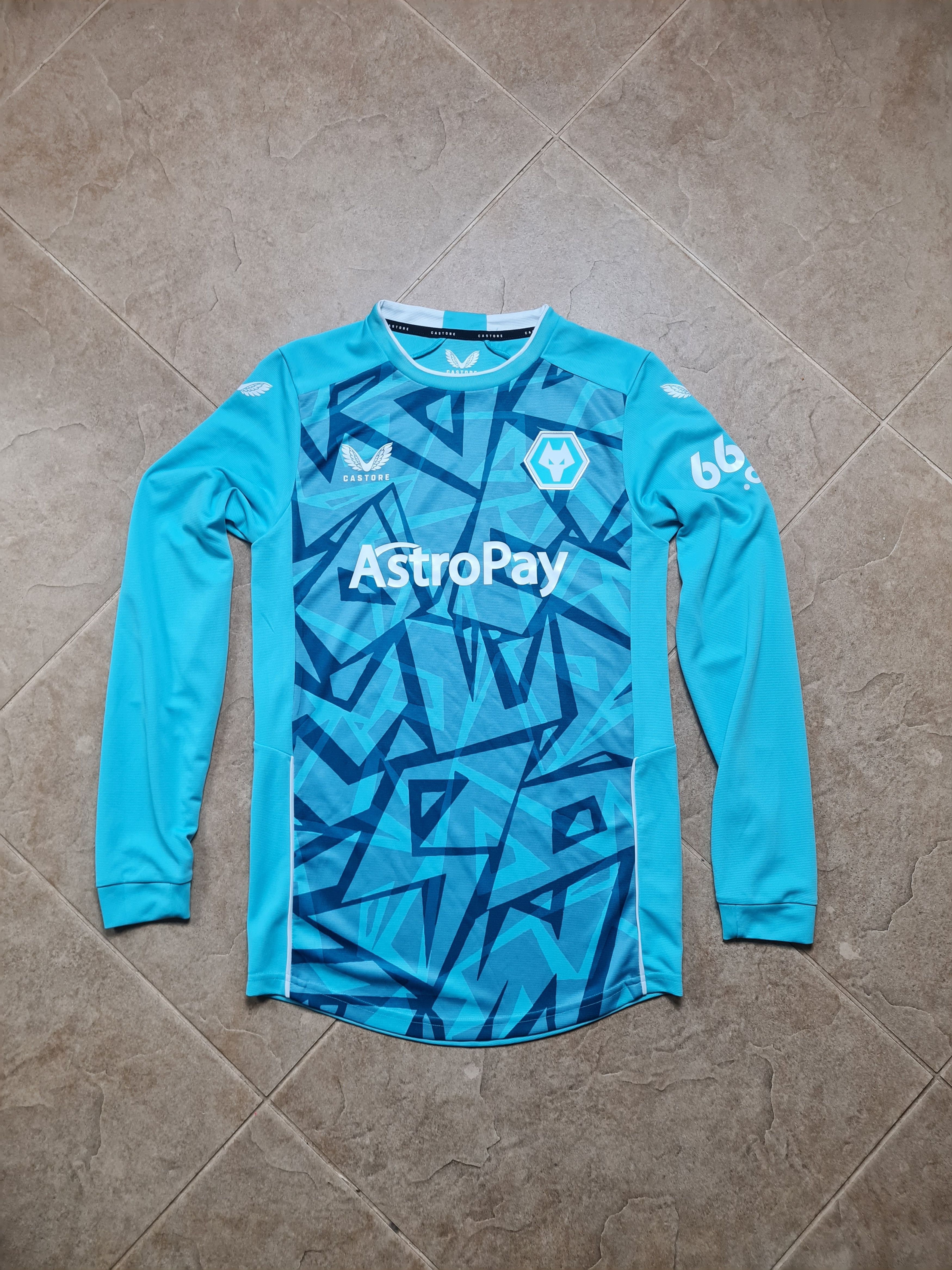 Castore Jersey Wolverhampton Wanderers Long Sleeve 2023/24 Shirt XS Size US XS / EU 42 / 0 - 2 Thumbnail