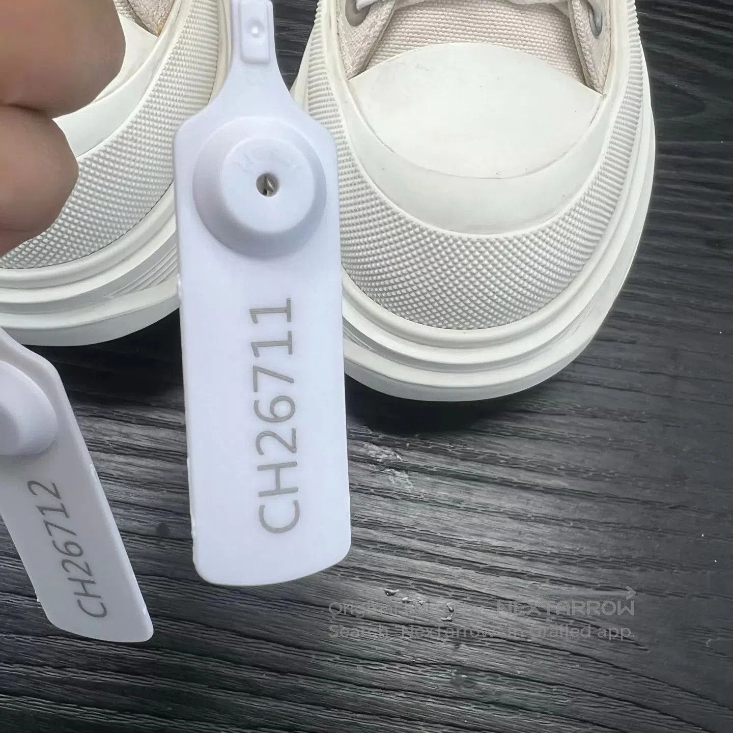 Alexander McQueen White Low-Top Sneakers with Platform Sole. Size US 6.5 / EU 39-40 - 9 Thumbnail