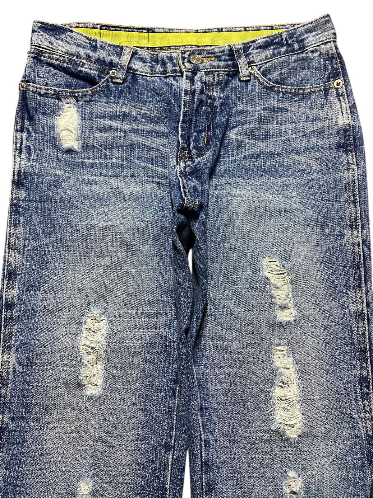 Japanese Brand Vintage Japanese Brand M2368 Nice Distressed Loose Jeans Size US 29 - 3 Thumbnail