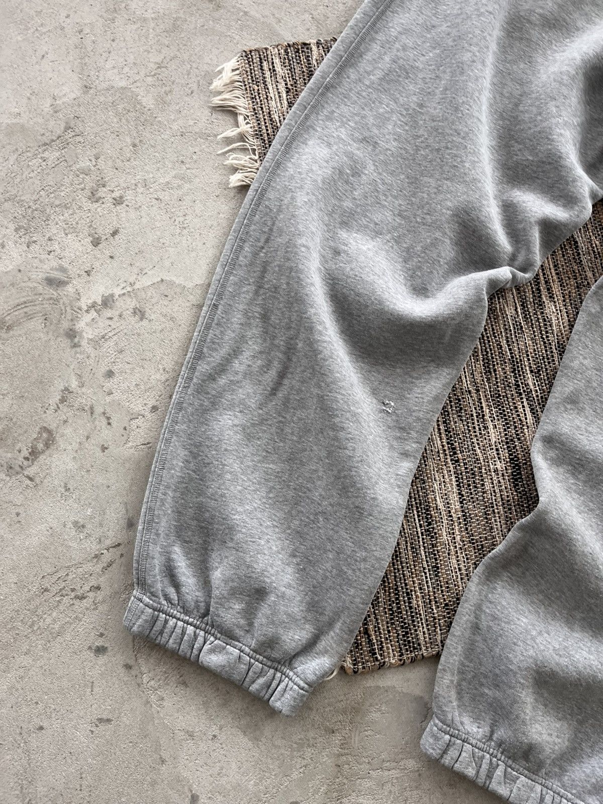 Nike 00s Vintage Nike Grey Sportswear Baggy Sweatpants Y2K Size US 38 / EU 54 - 11 Thumbnail
