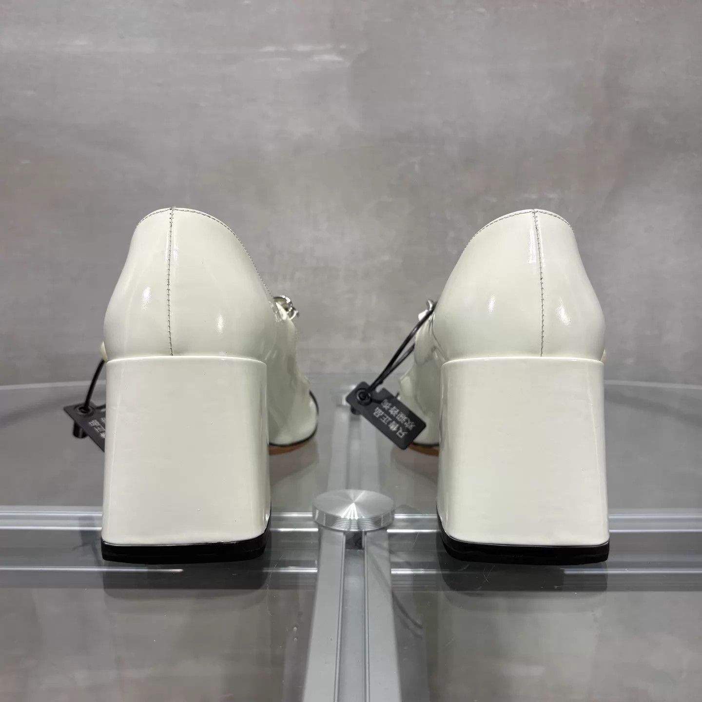 Miu Miu MIU MIU Black & White Block Heel Mary Jane 38 Size US 7.5 / IT 37.5 - 6 Thumbnail