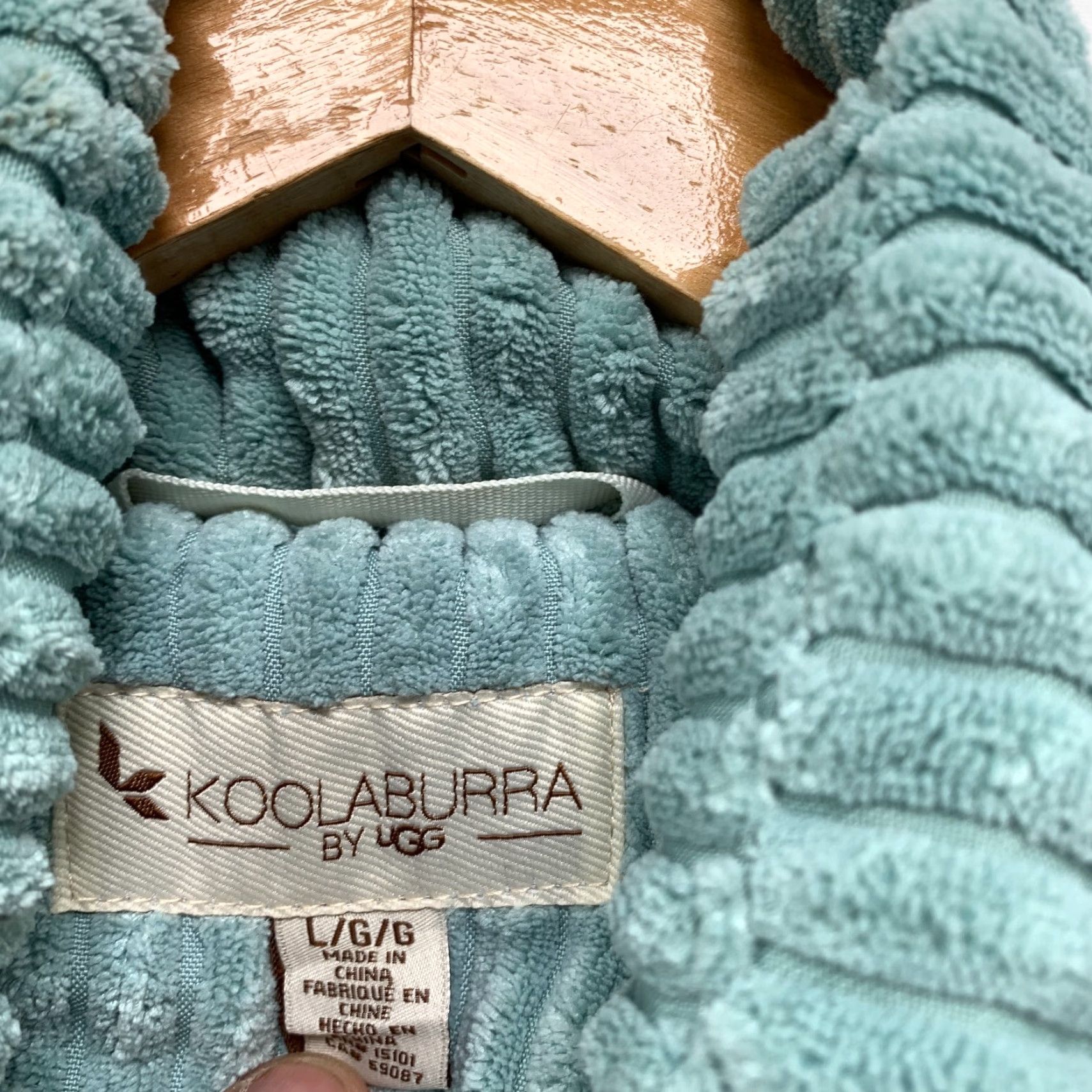 Ugg UGG Australia Corduroy Puffer Jacket Womens L Green Front Best Selling Jacket Womens L Green 90s? Size L / US 10 / IT 46 - 6 Thumbnail
