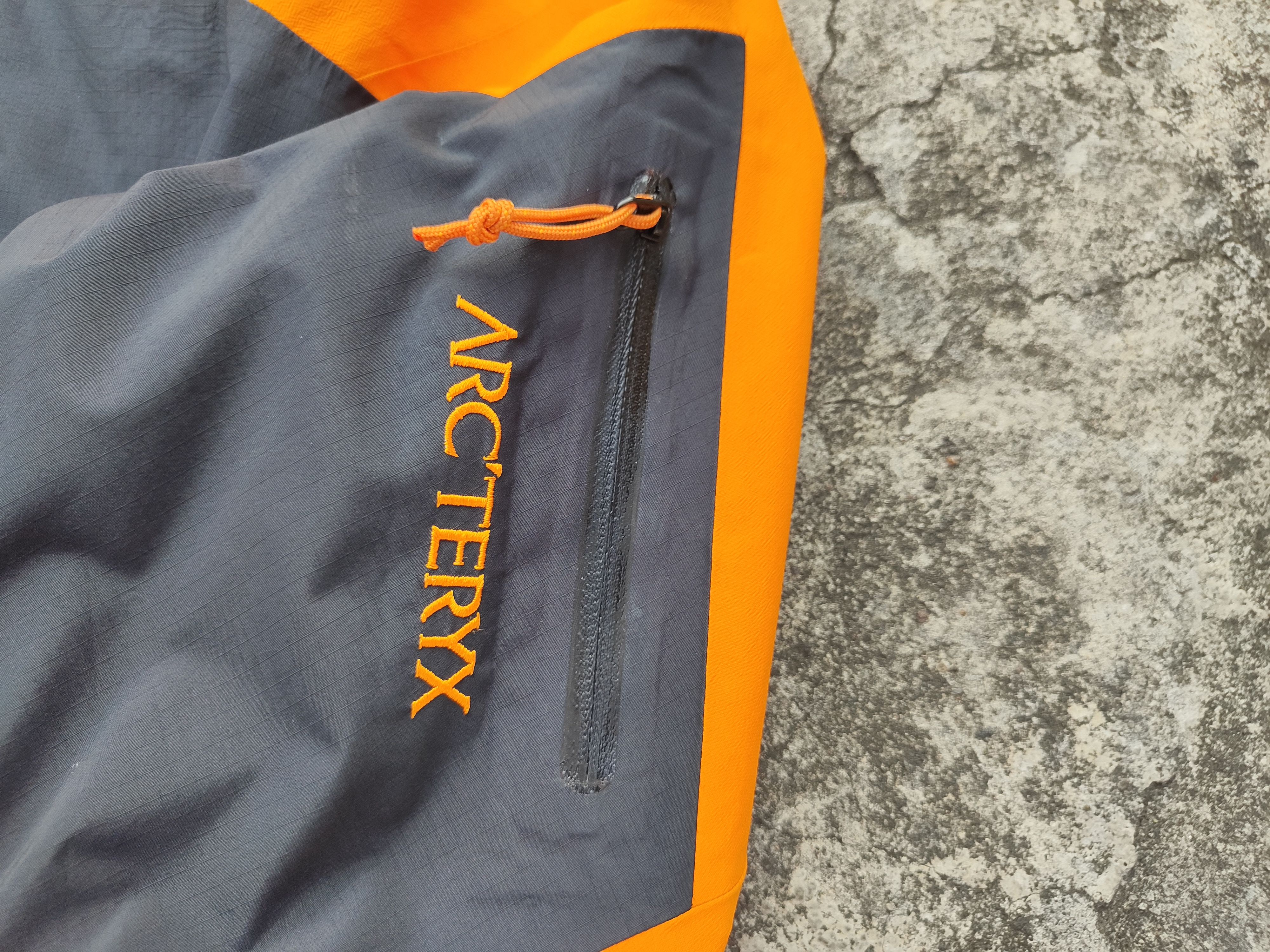 Arc'teryx × Beams Plus Arcteryx x Beams Stinger 35 th Anniversary Size US XS / EU 42 / 0 - 6 Thumbnail