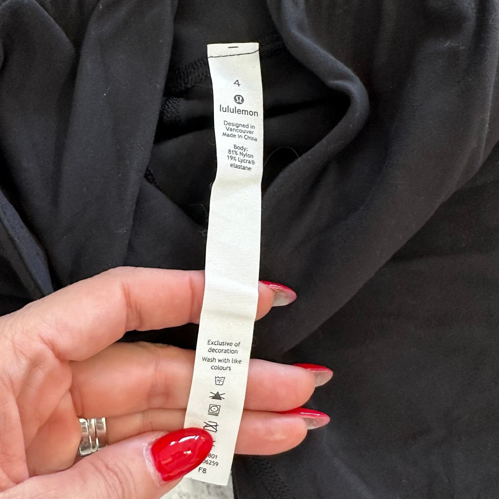 Lululemon lululemon leggings black size 4 Size 27" / US 4 / IT 40 - 6 Thumbnail