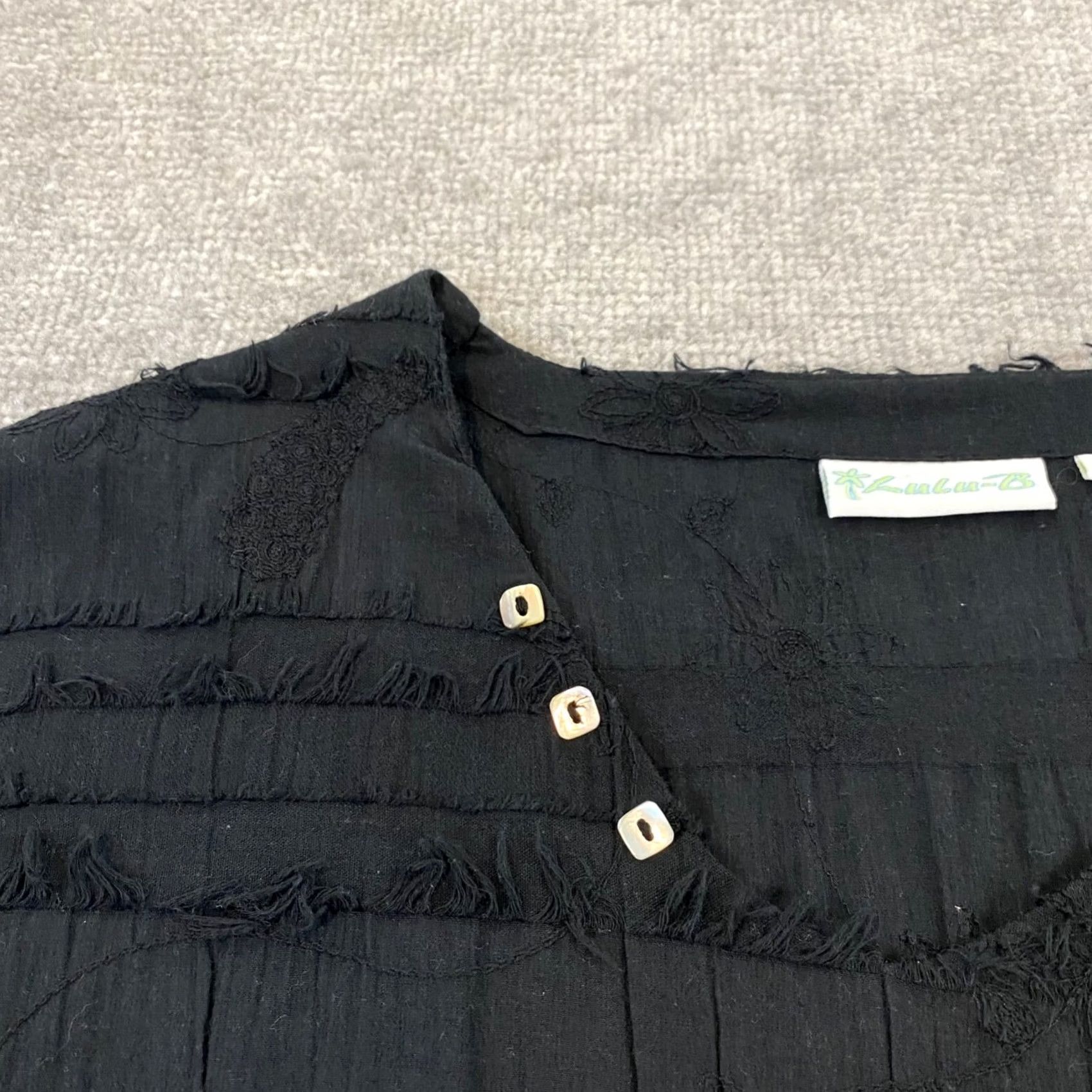 Vintage Lulu-B Top Womens Large Black Ruffle Asymmetrical 3/4 Sleeve Shirt V-Neck Button Shirt Blouse Men/Women? Size L / US 10 / IT 46 - 3 Thumbnail