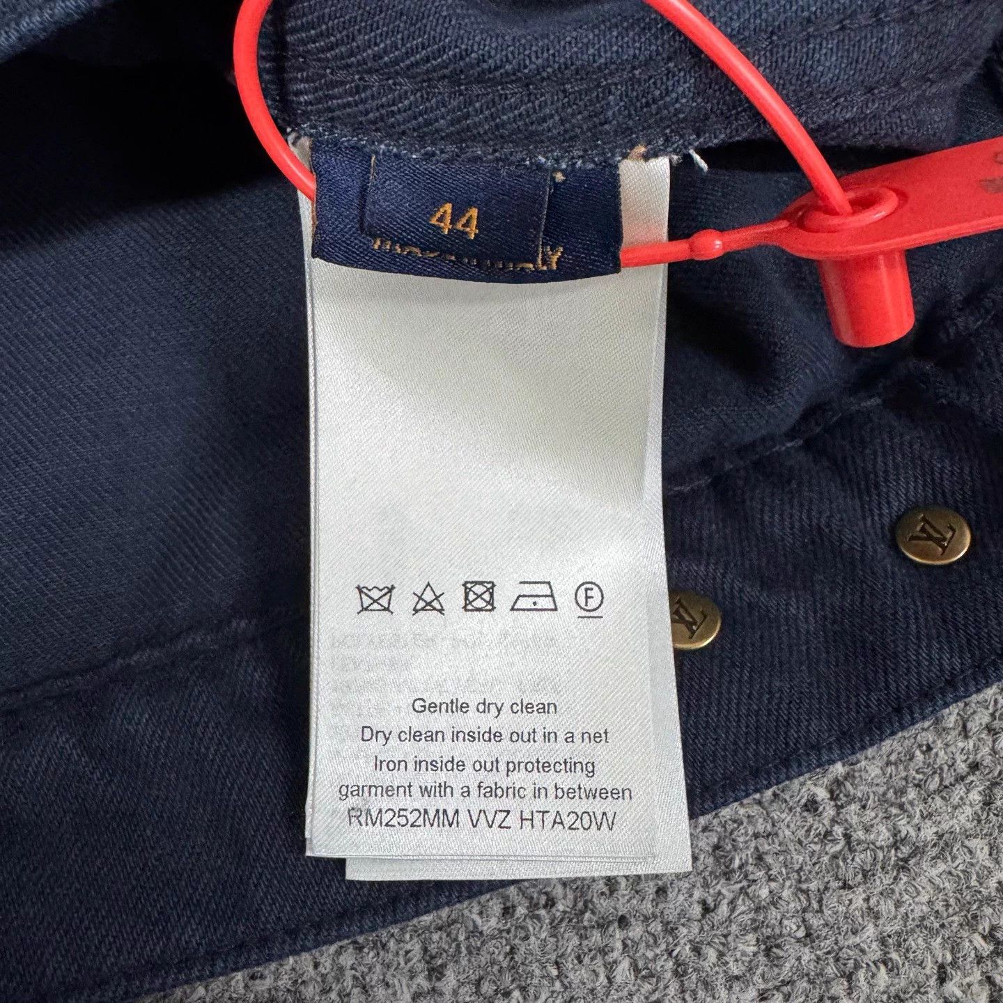 Louis Vuitton LV new velvet denim embossed logo jacket 44 99 new Size US S / EU 44-46 / 1 - 7 Thumbnail