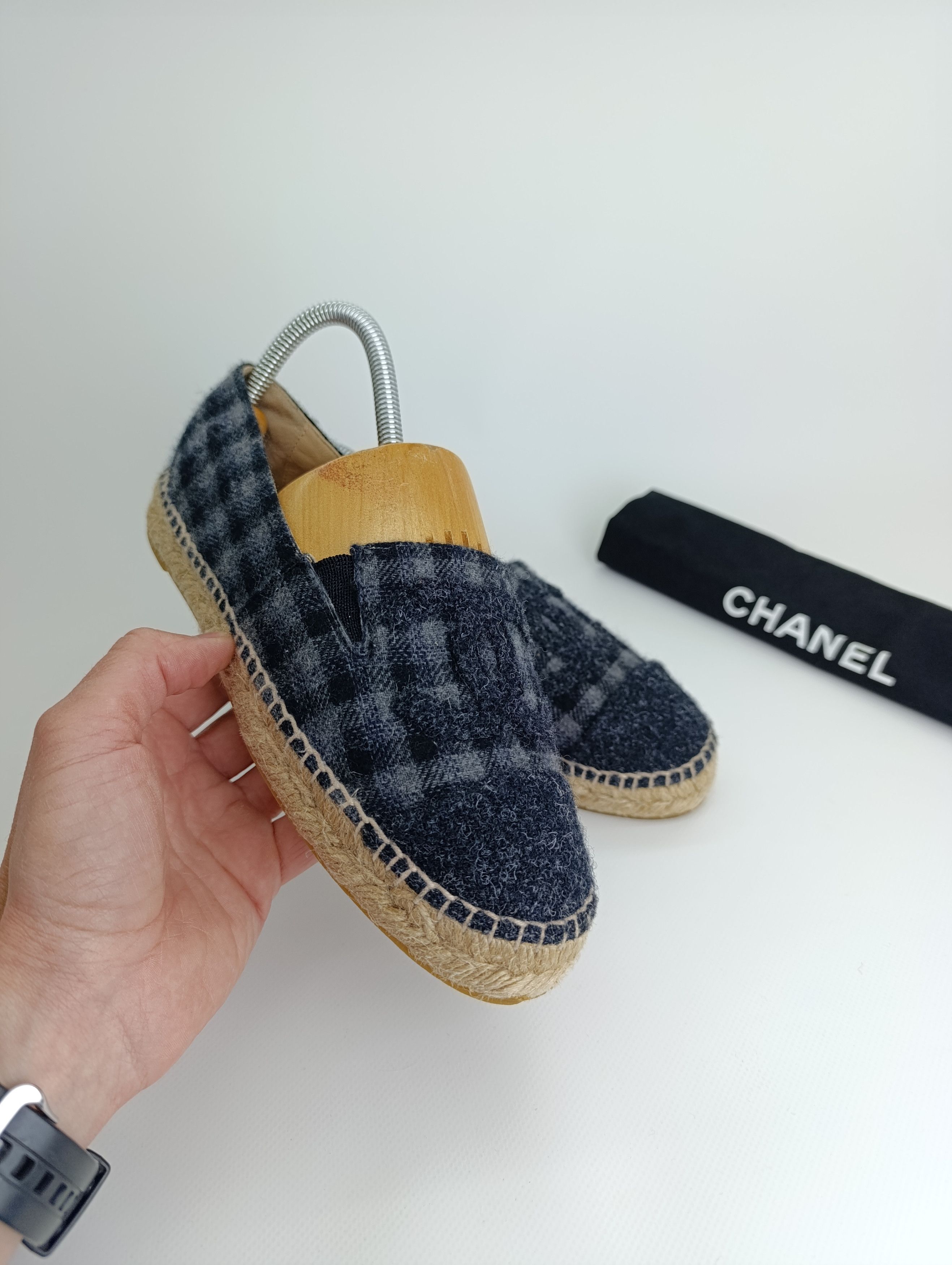 Chanel CHANEL ESPADRILLES FLANNEL CC LOGO GRAY WEDGE SHOES Size US 9 / IT 39 - 1 Thumbnail