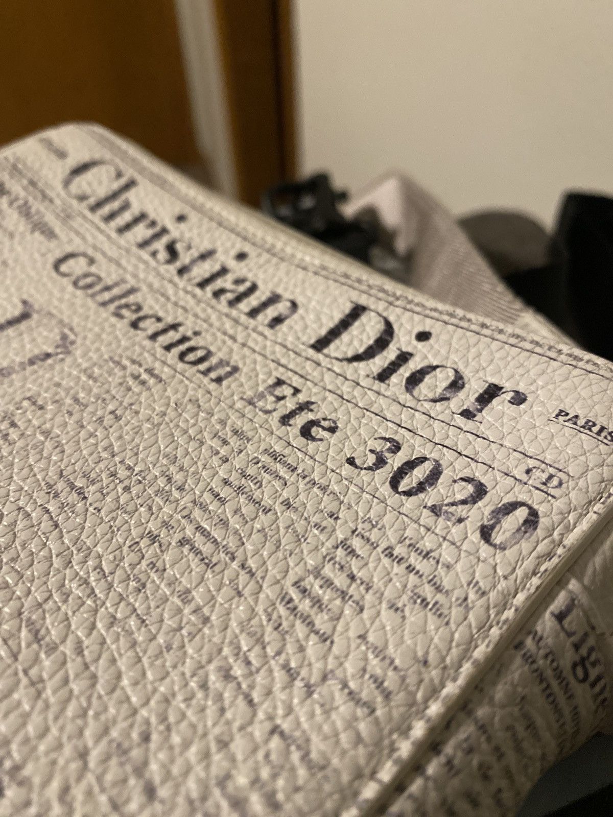 Daniel Arsham × Dior Dior x Arsham Zipped Compact Crossbody Wallet Bag Size ONE SIZE - 7 Thumbnail