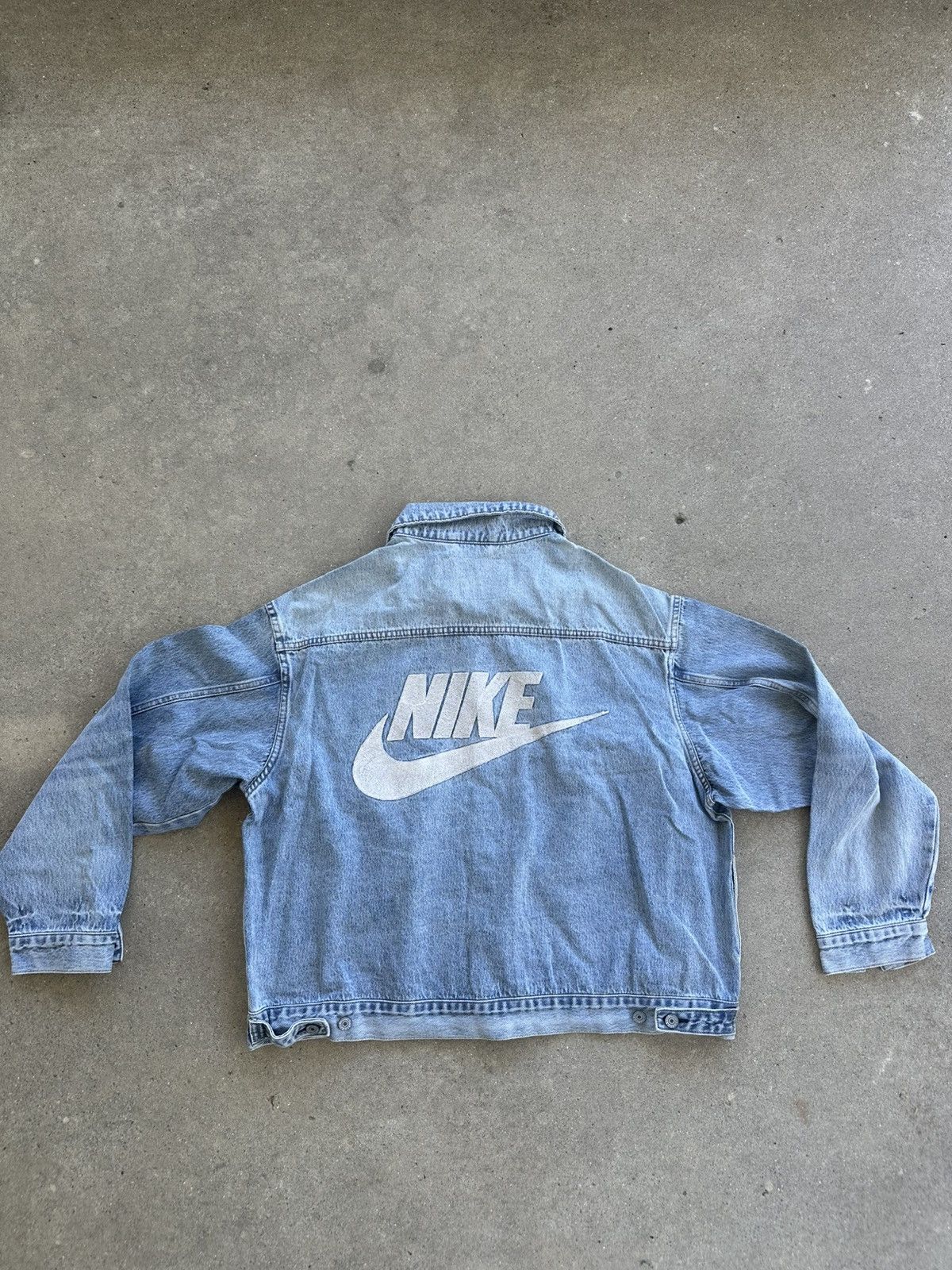Levi's × Nike Nike Levi’s Denim Trucker Jacket size L Size US L / EU 52-54 / 3 - 3 Thumbnail