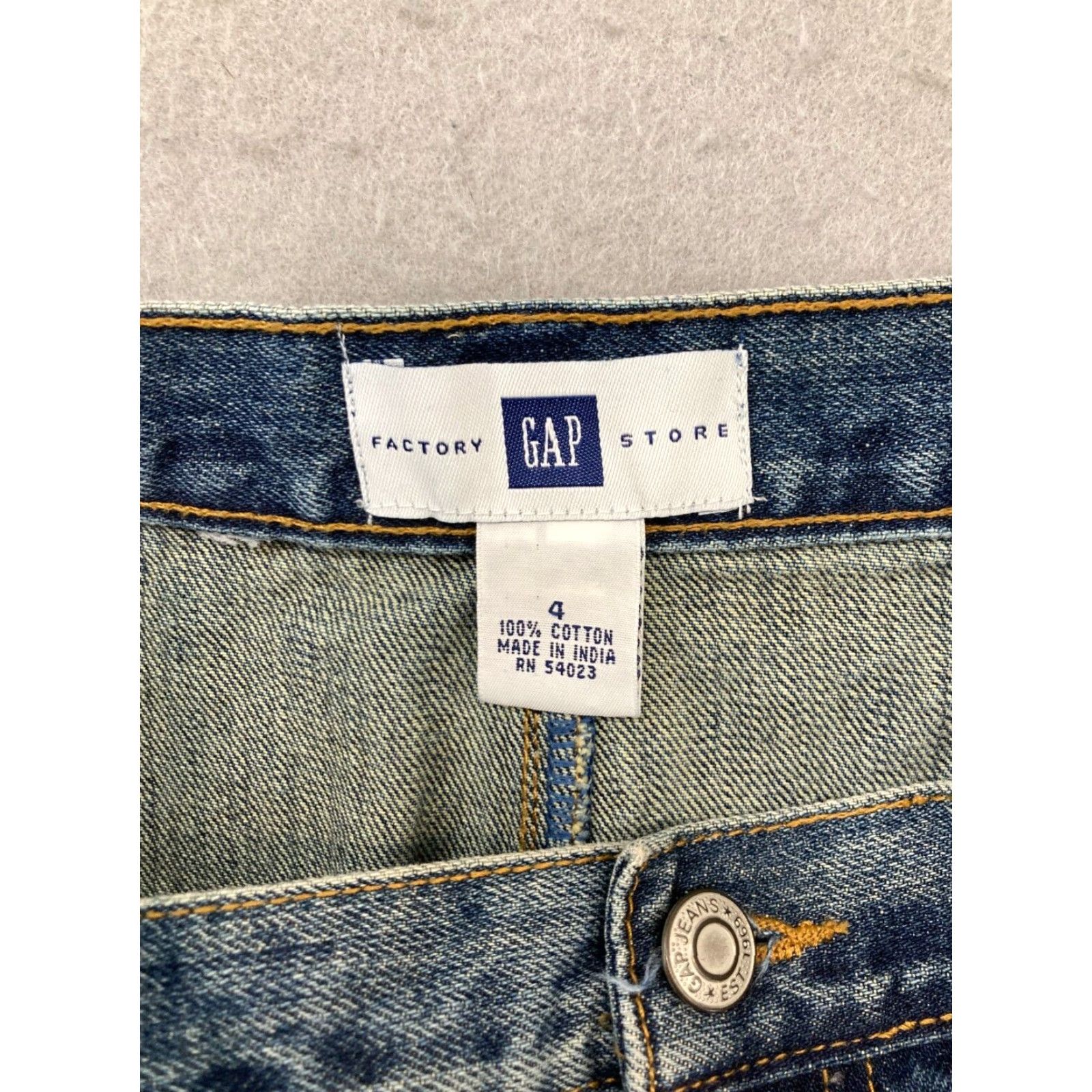 Gap Gap Women's Blue Denim Pencil Skirt Size 4 Medium Wash Casual 90s Style Size 27" / US 4 / IT 40 - 6 Thumbnail