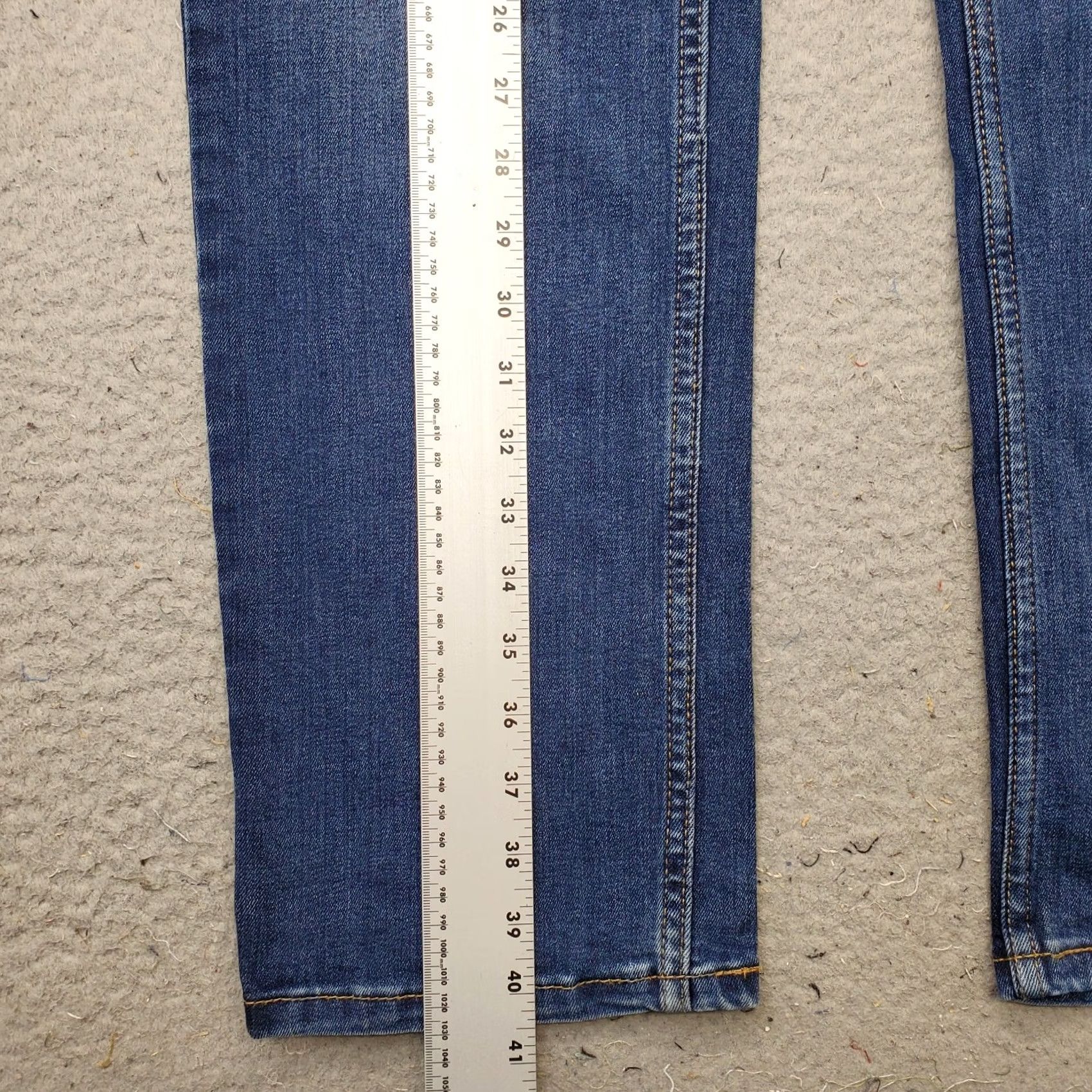 Levi's Levi's 511 Mens Jeans Straight Blue Denim 5-Pocket Medium Wash 36x32 Regular Size 36 Color Blue Mens Jeans 5-Pocket Denim Stretch Modern Fit Size US 36 / EU 52 - 3 Thumbnail