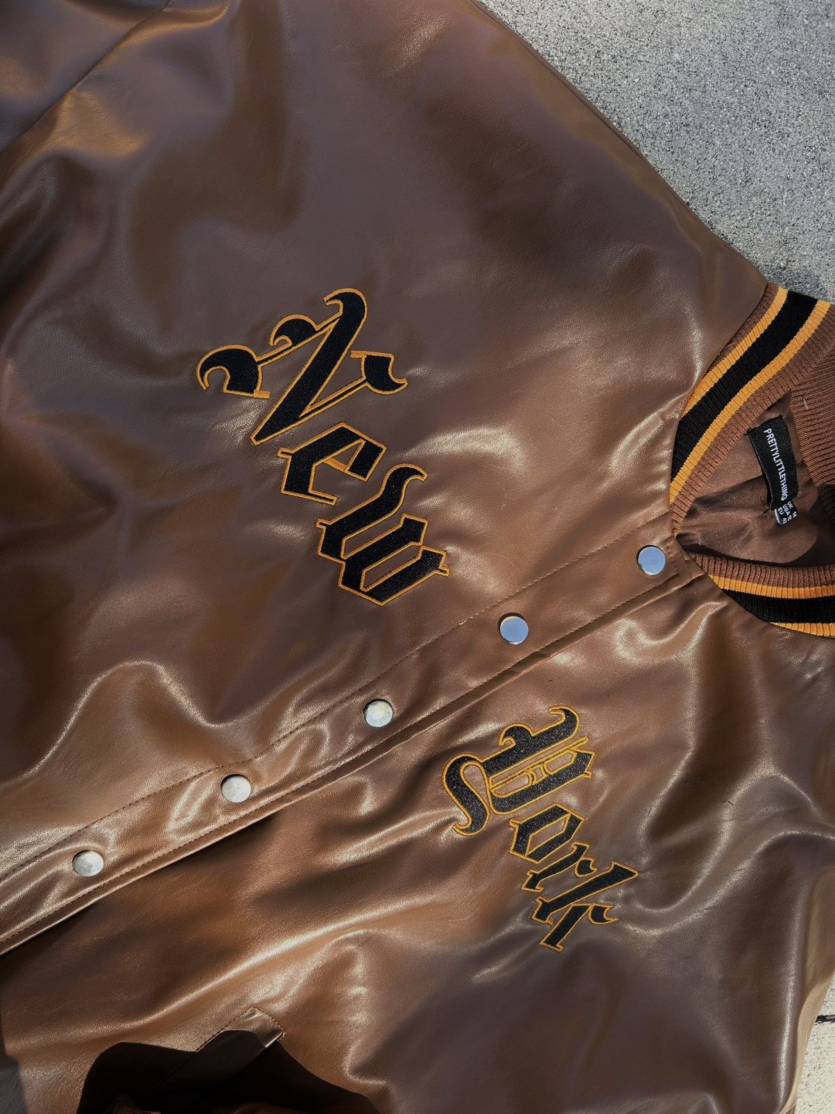 PrettyLittleThing Baggy brown leather varsity jacket with gold accents Size L / US 10 / IT 46 - 2 Thumbnail