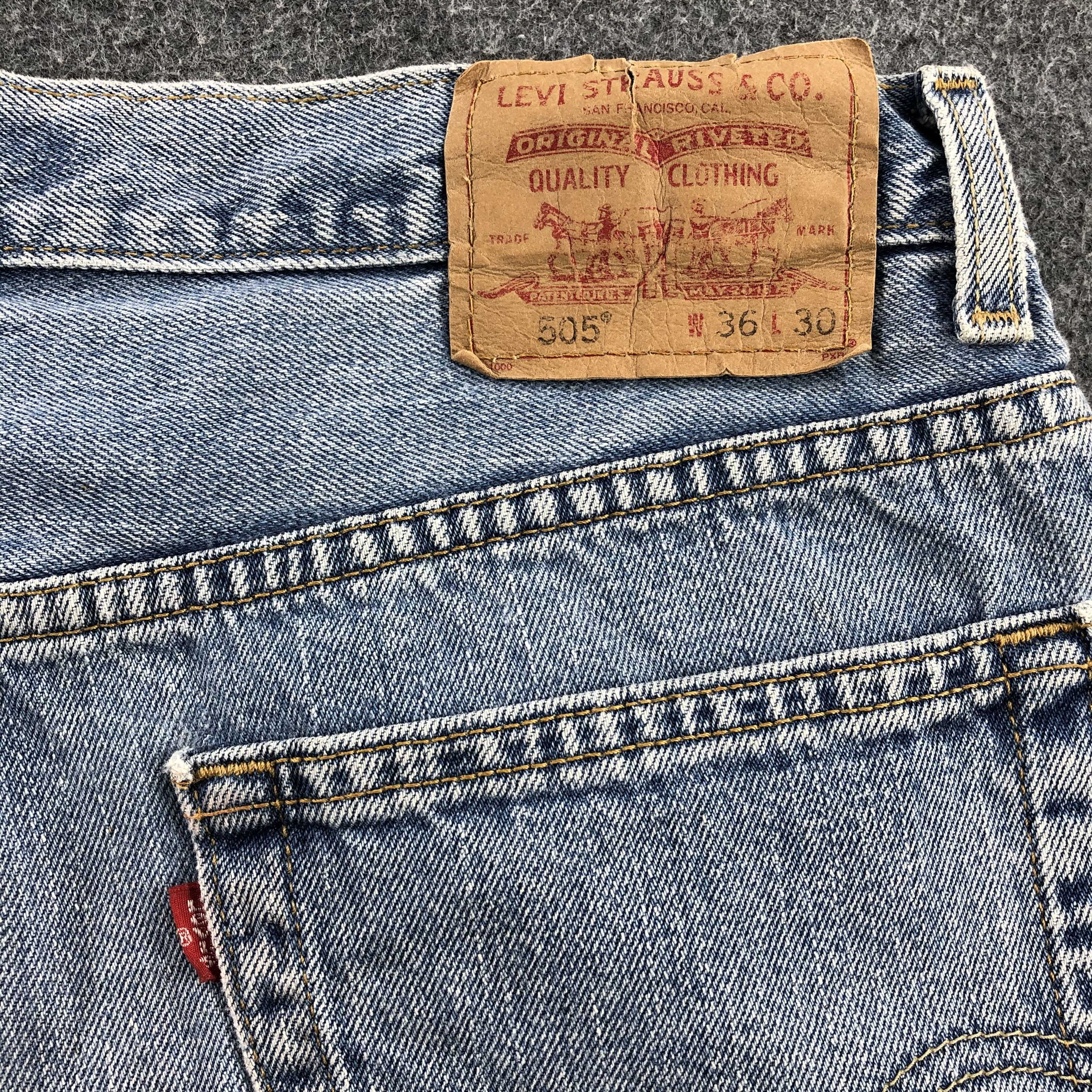 Levi's Light Wash Vintage Levis 505 Jeans Faded Blue Denim-J992 Size US 35 - 5 Thumbnail