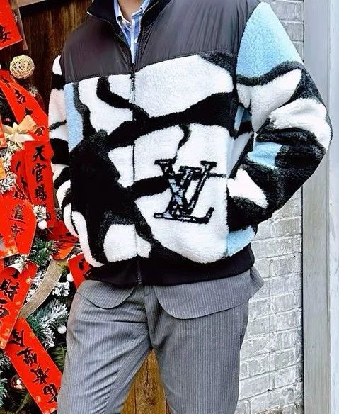 Louis Vuitton Louis Vuitton Color-block polar fleece teddy jacket 2502-Ne Size US S / EU 44-46 / 1 - 8 Thumbnail