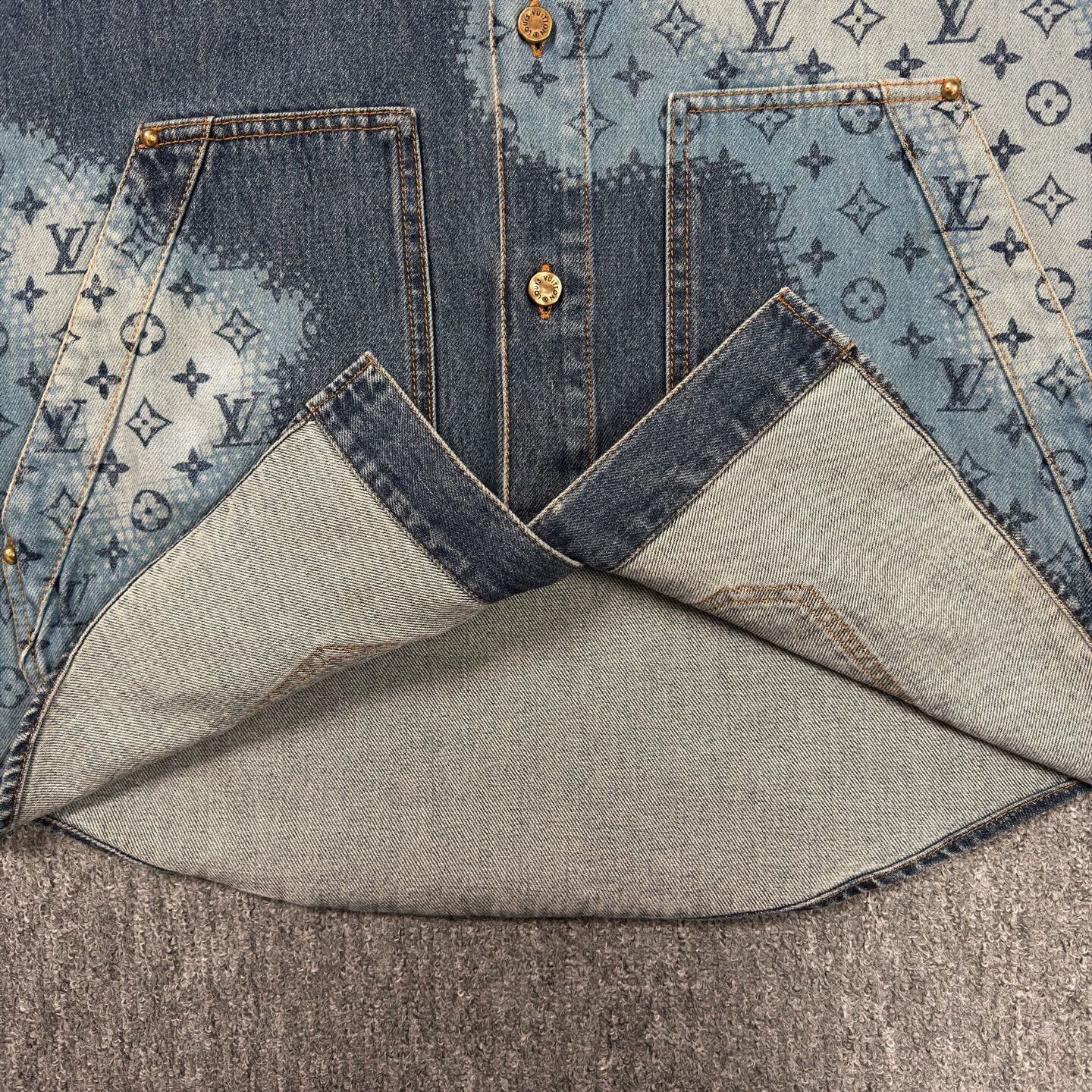 Louis Vuitton LV all-over print denim short shirt L near new Size US L / EU 52-54 / 3 - 7 Thumbnail