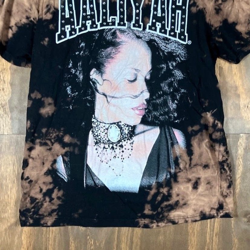 Vintage Aaliyah Womens Shirt Black Bleached Graphic Print Short Sleeve Cotton Blend M Shirt Womens Black Graphic Print Short Sleeve Cotton Blend M Size M / US 6-8 / IT 42-44 - 3 Thumbnail