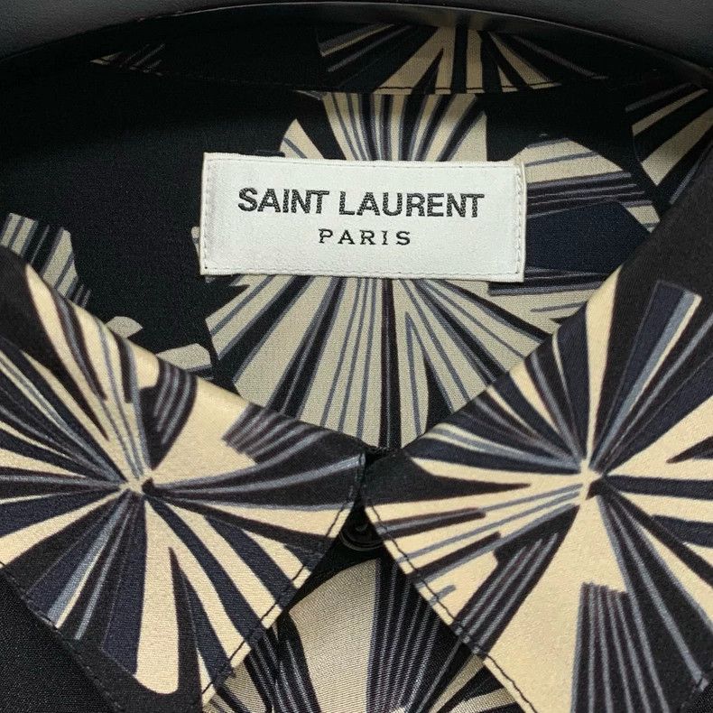 Saint Laurent Paris Saint Laurent Paris size 41 Origami full print short sleev Size US XS / EU 42 / 0 - 3 Thumbnail