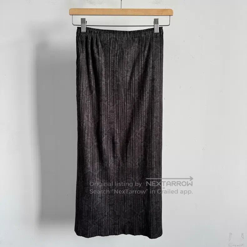 Issey Miyake Issey Miyake size:1 Black Midi Skirt Size 22" - 2 Thumbnail